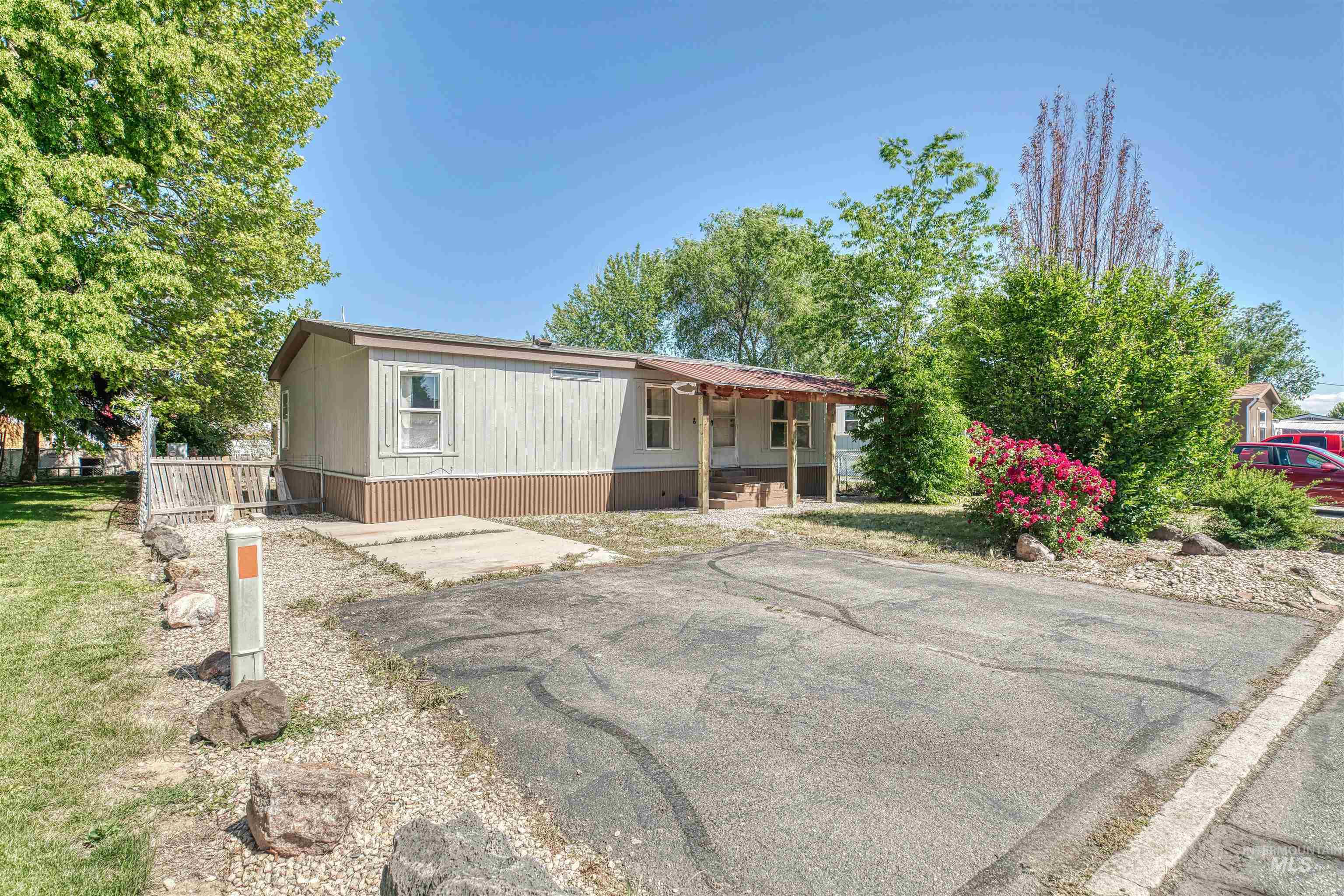 951 W Avalon Street Property Photo 1
