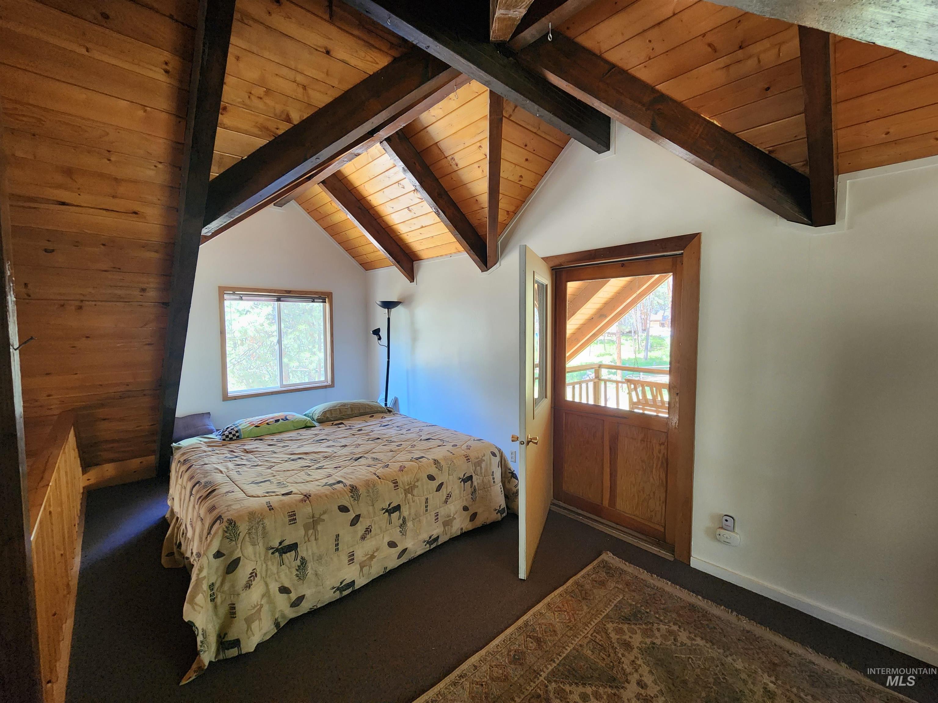 1616 E River Dr. Property Photo 8