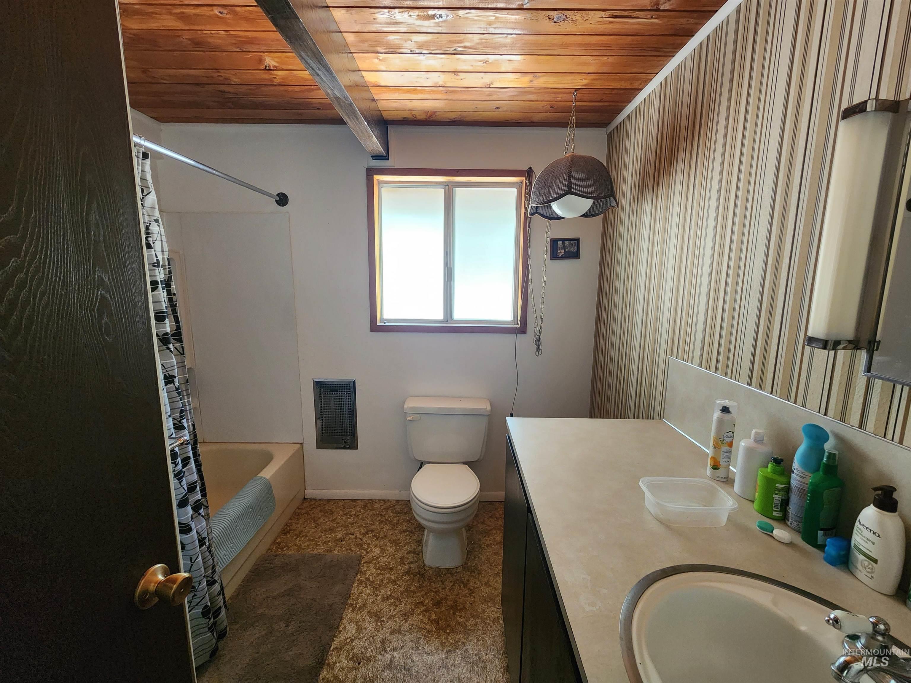 1616 E River Dr. Property Photo 15