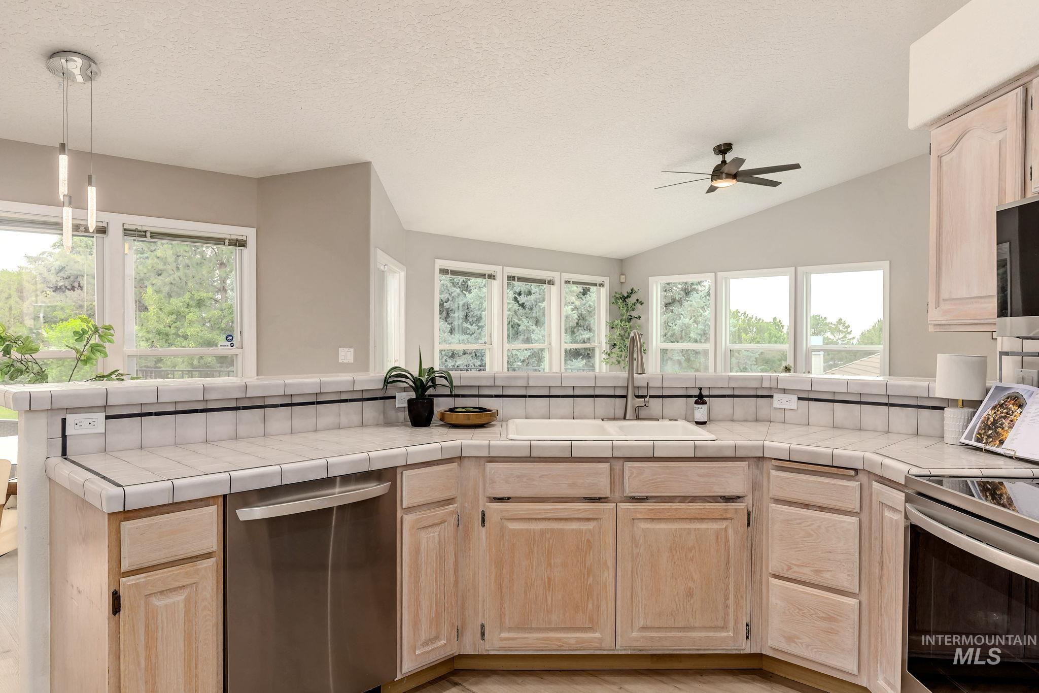 4335 W Quail Ridge Dr Property Photo 18