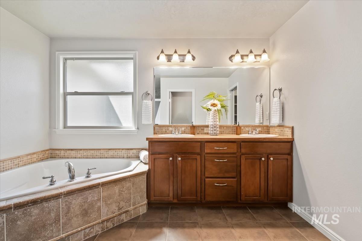 5315 N Red Hills Pl Property Photo 24