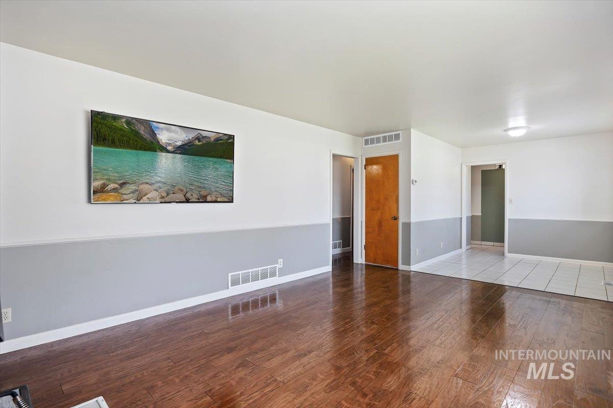 1341 N Fillmore Property Photo 8