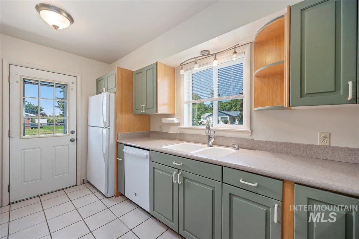 1341 N Fillmore Property Photo 14