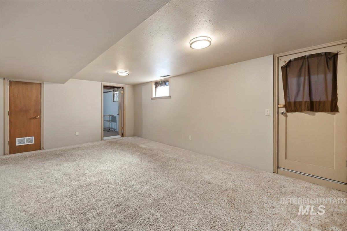 1341 N Fillmore Property Photo 32