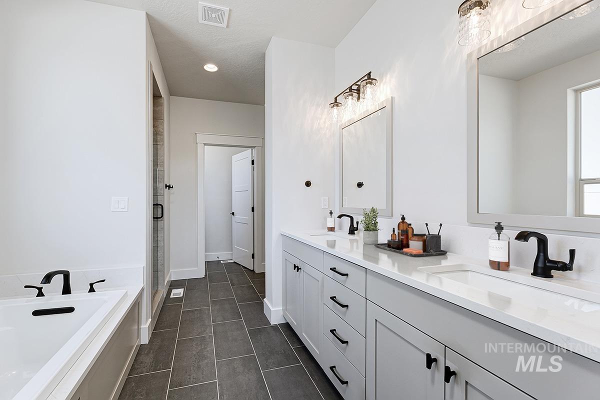 3389 E Englehart Dr. Property Photo 11