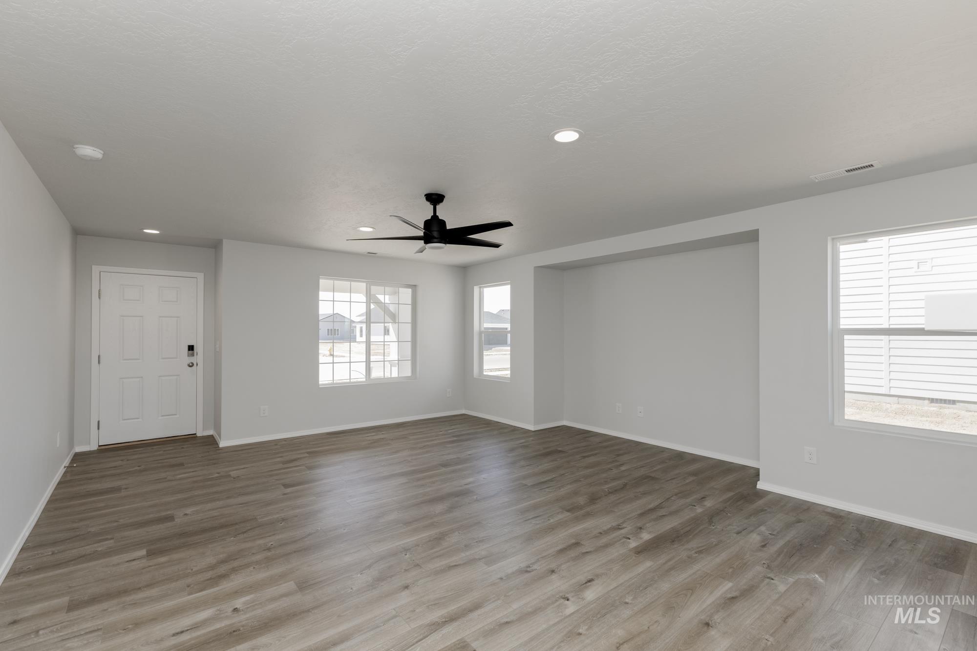 2050 Strike Eagle St Property Photo 2