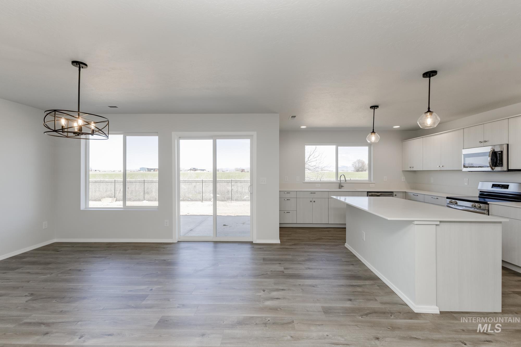 2050 Strike Eagle St Property Photo 7