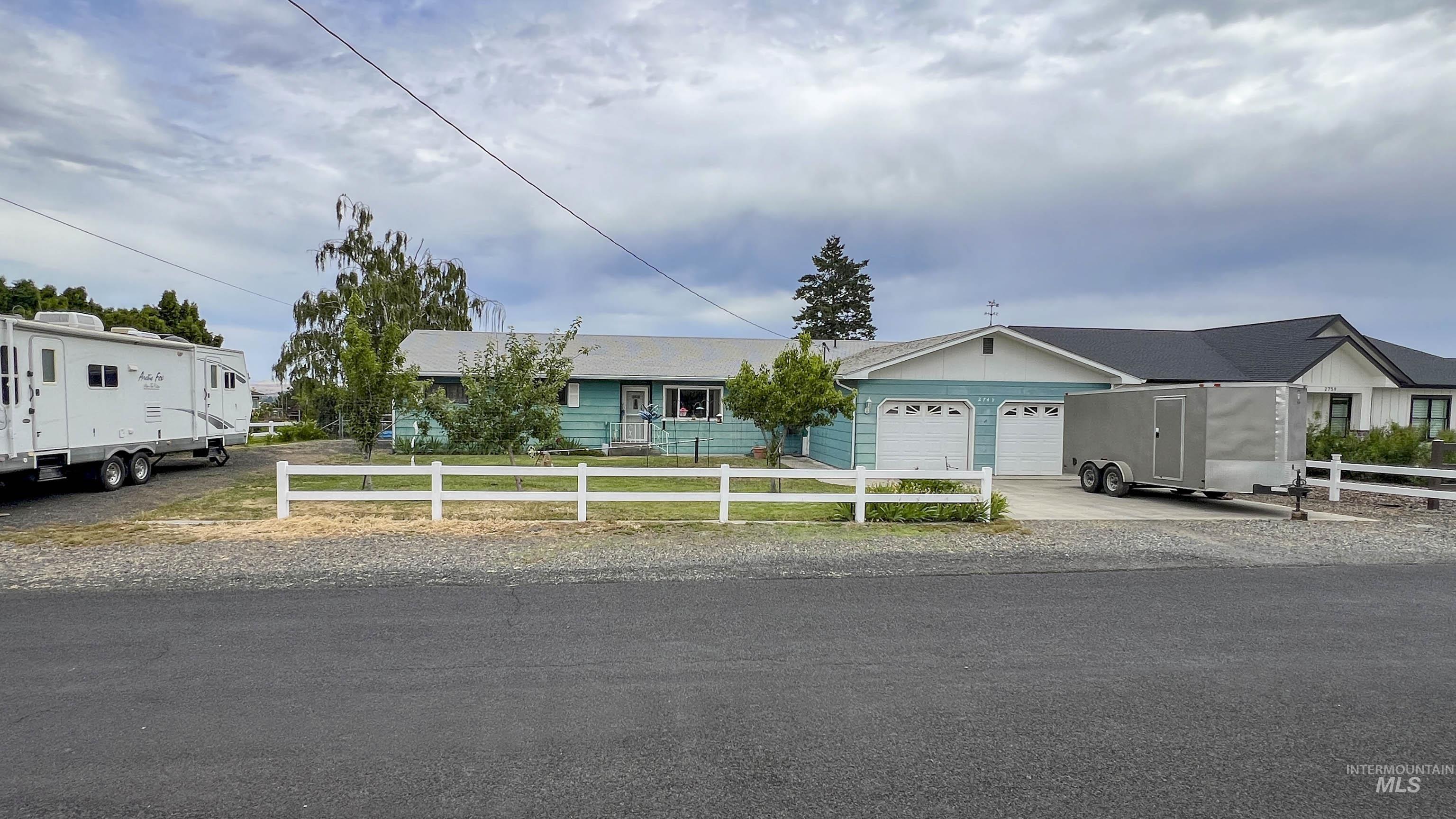 2749 Grandview Dr Property Photo 1