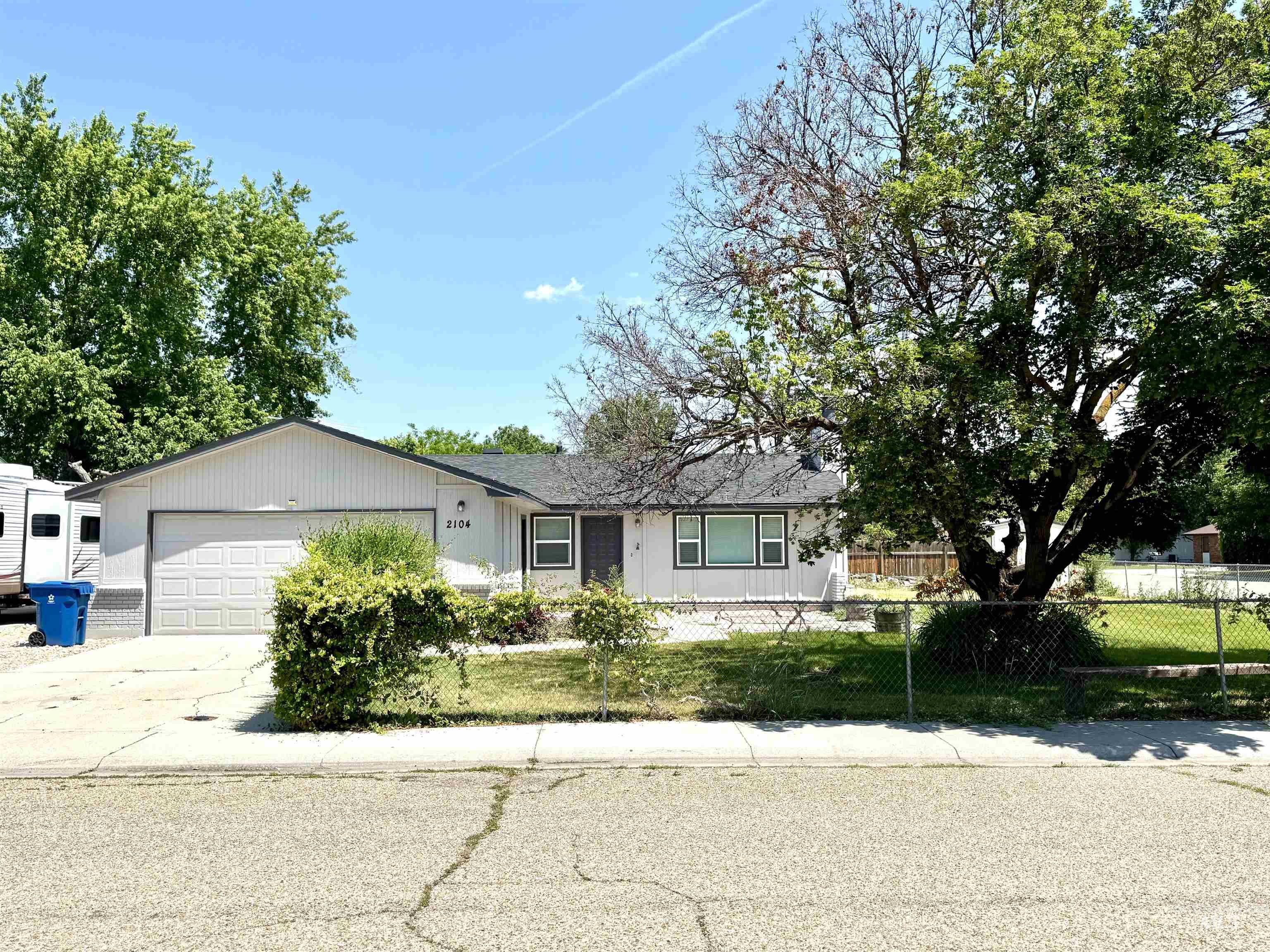 2104 S Chestnut St Property Photo 1