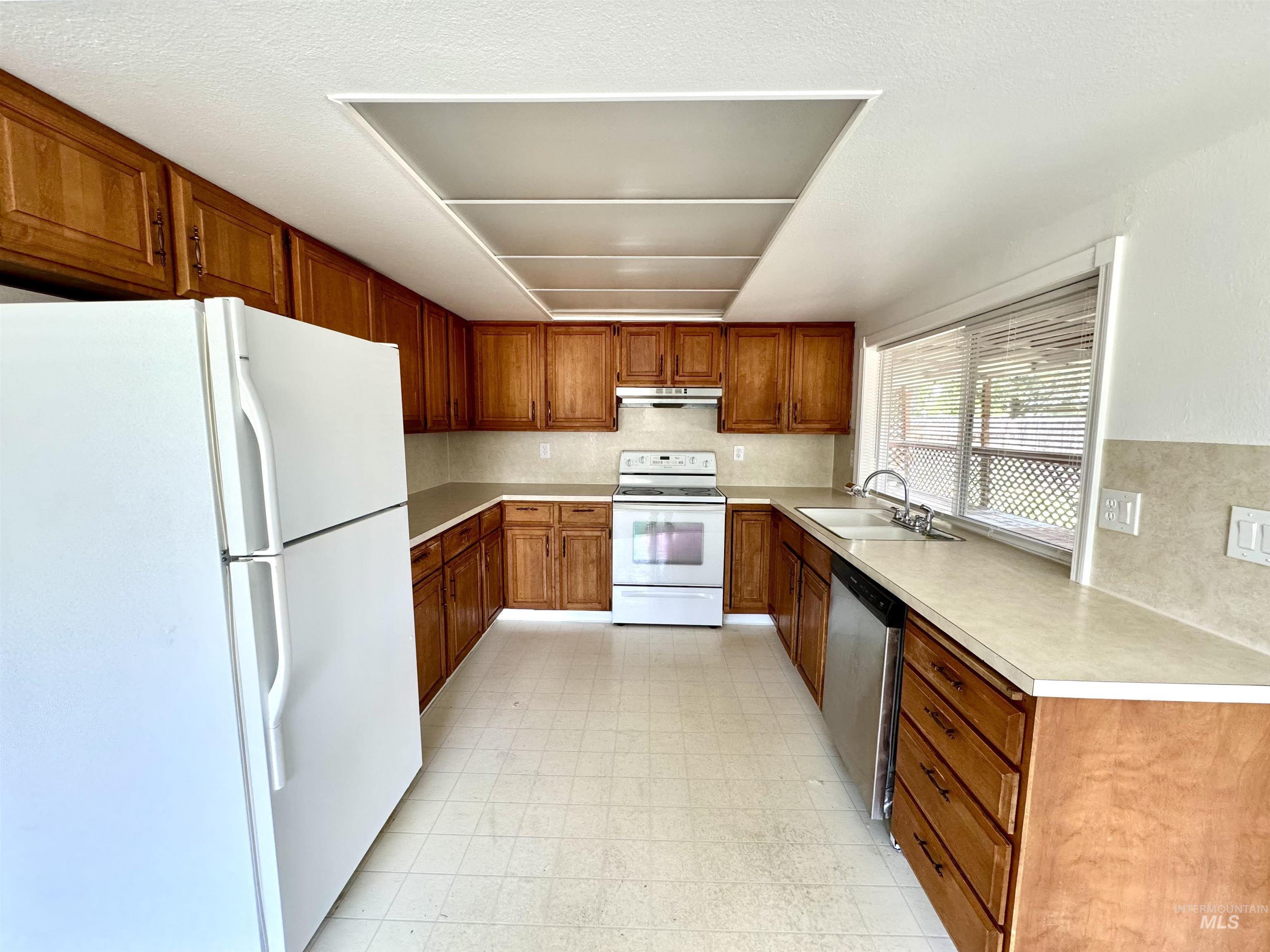2104 S Chestnut St Property Photo 5