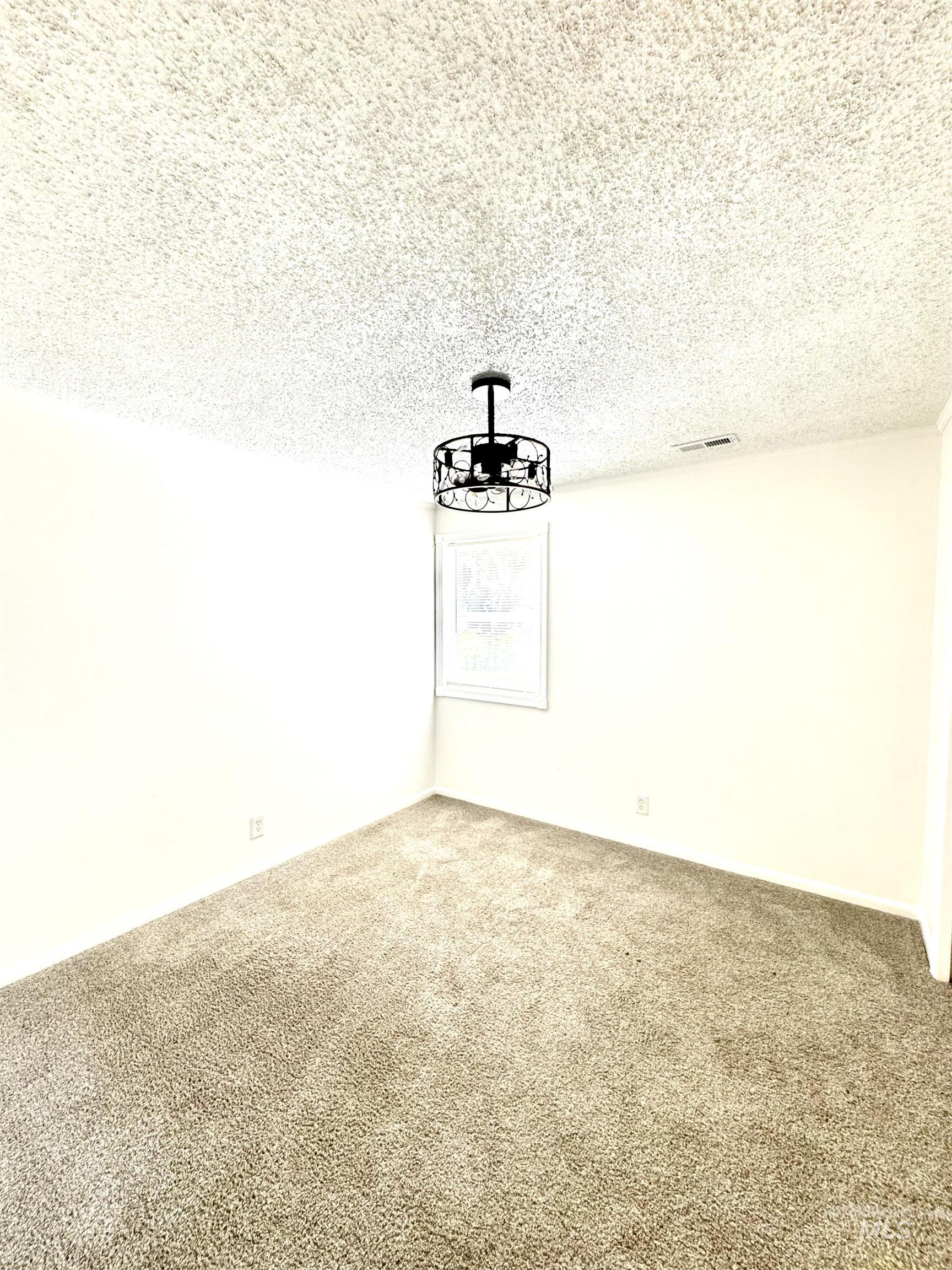 2104 S Chestnut St Property Photo 6