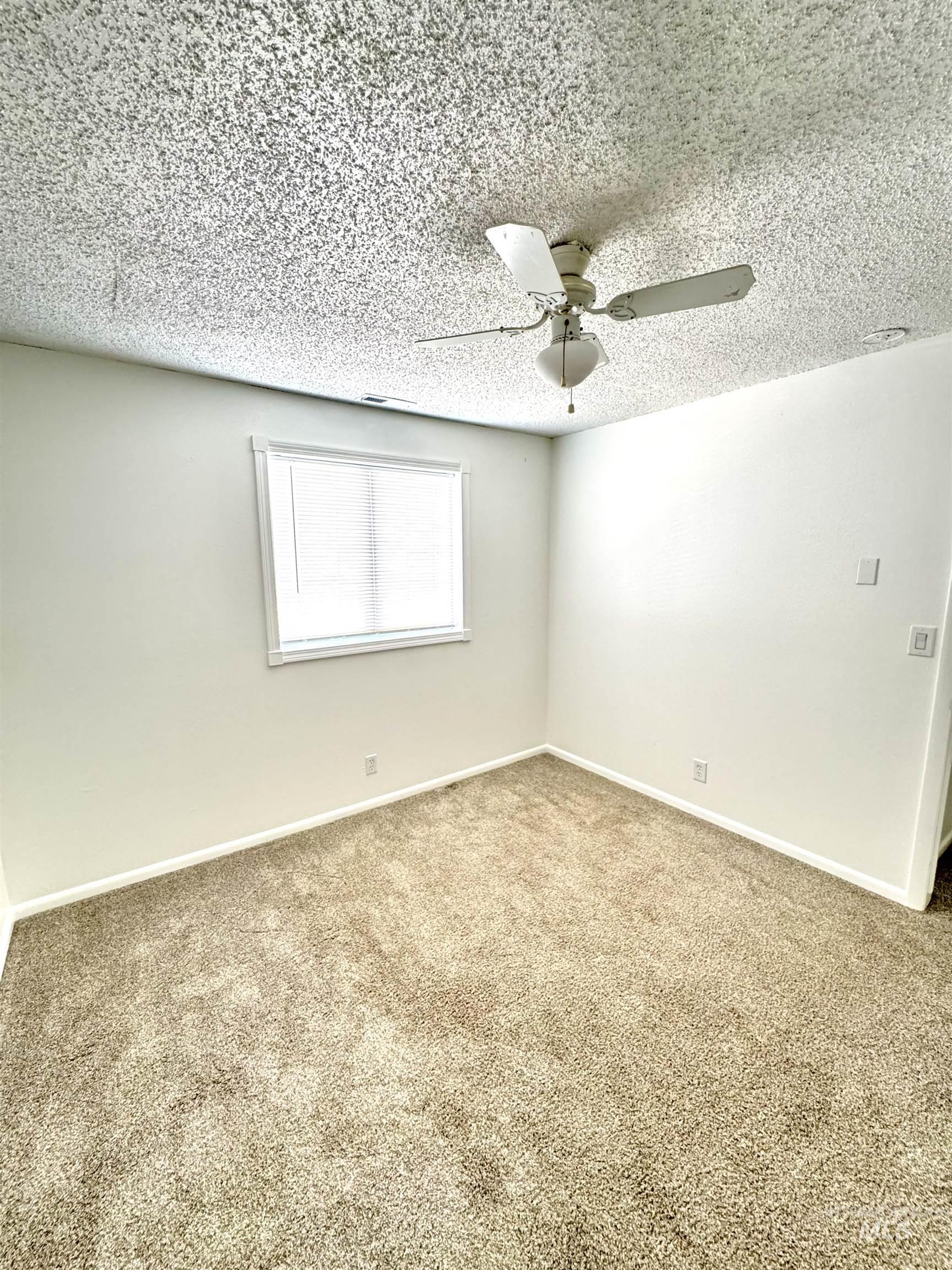 2104 S Chestnut St Property Photo 7