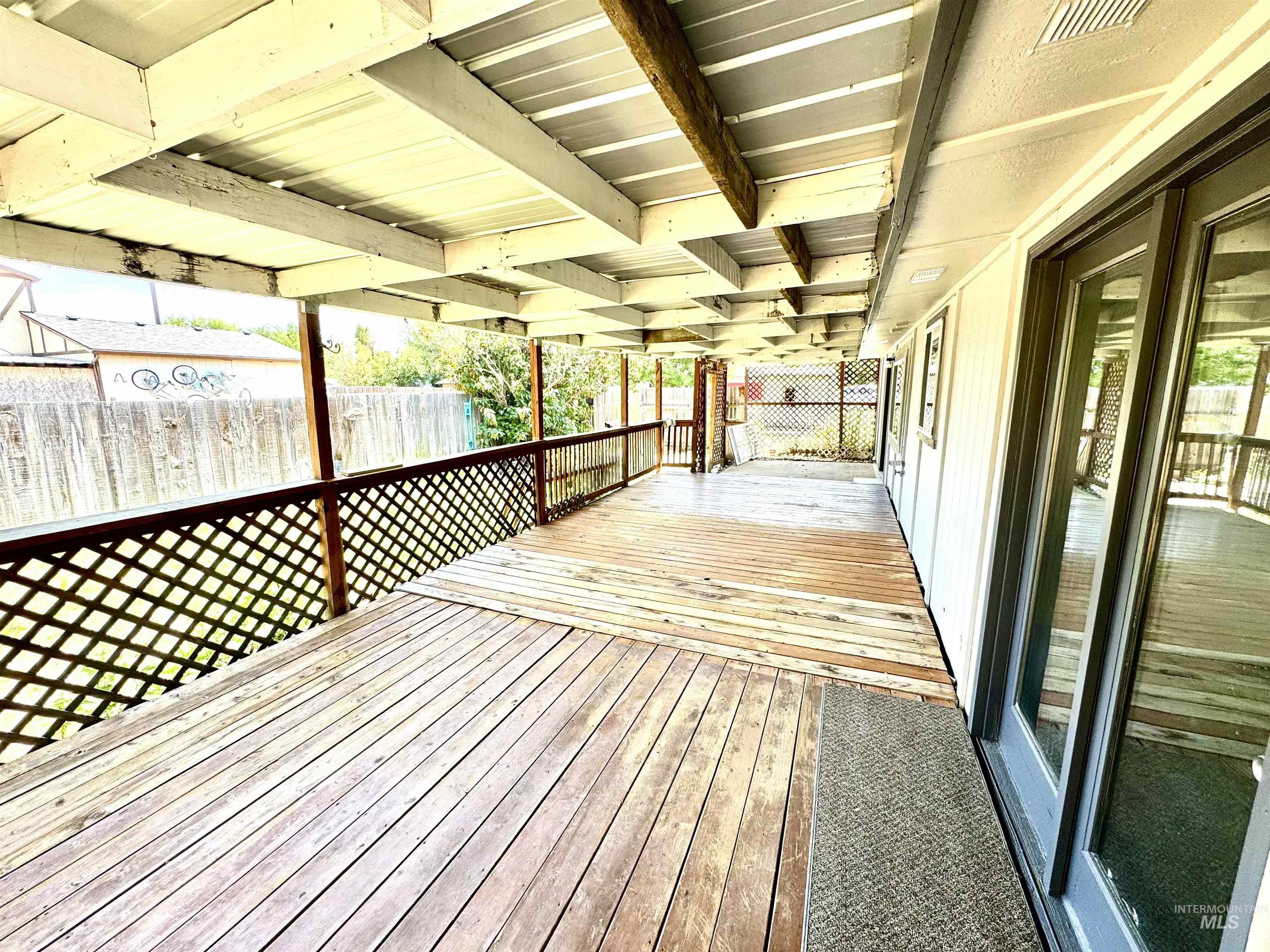 2104 S Chestnut St Property Photo 10