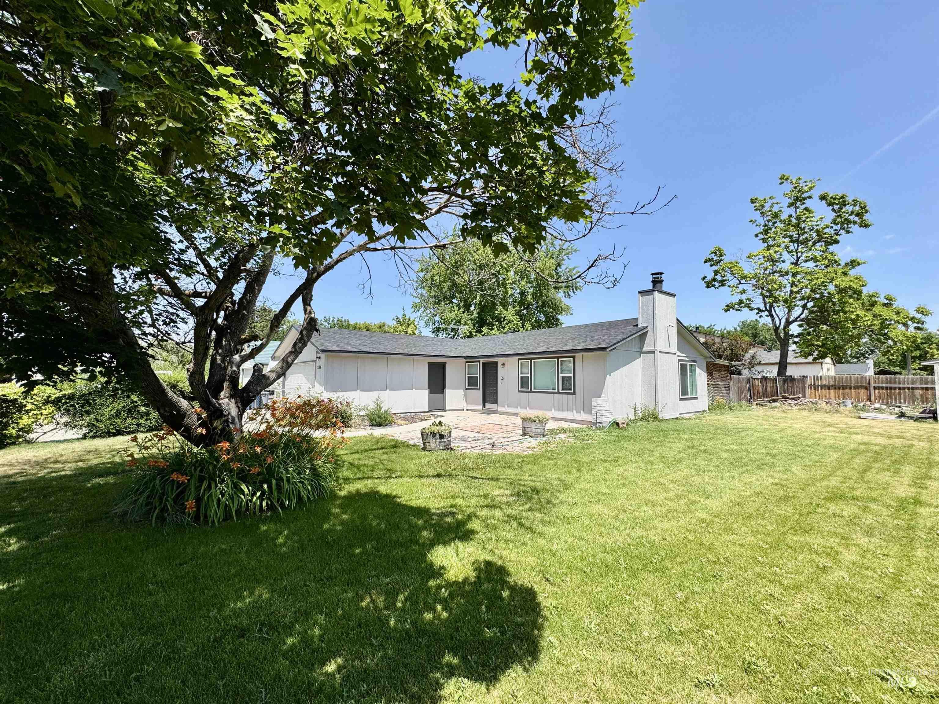 2104 S Chestnut St Property Photo 11