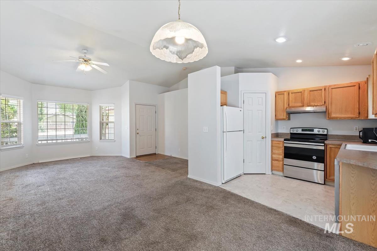 10795 W Susan St Property Photo 6