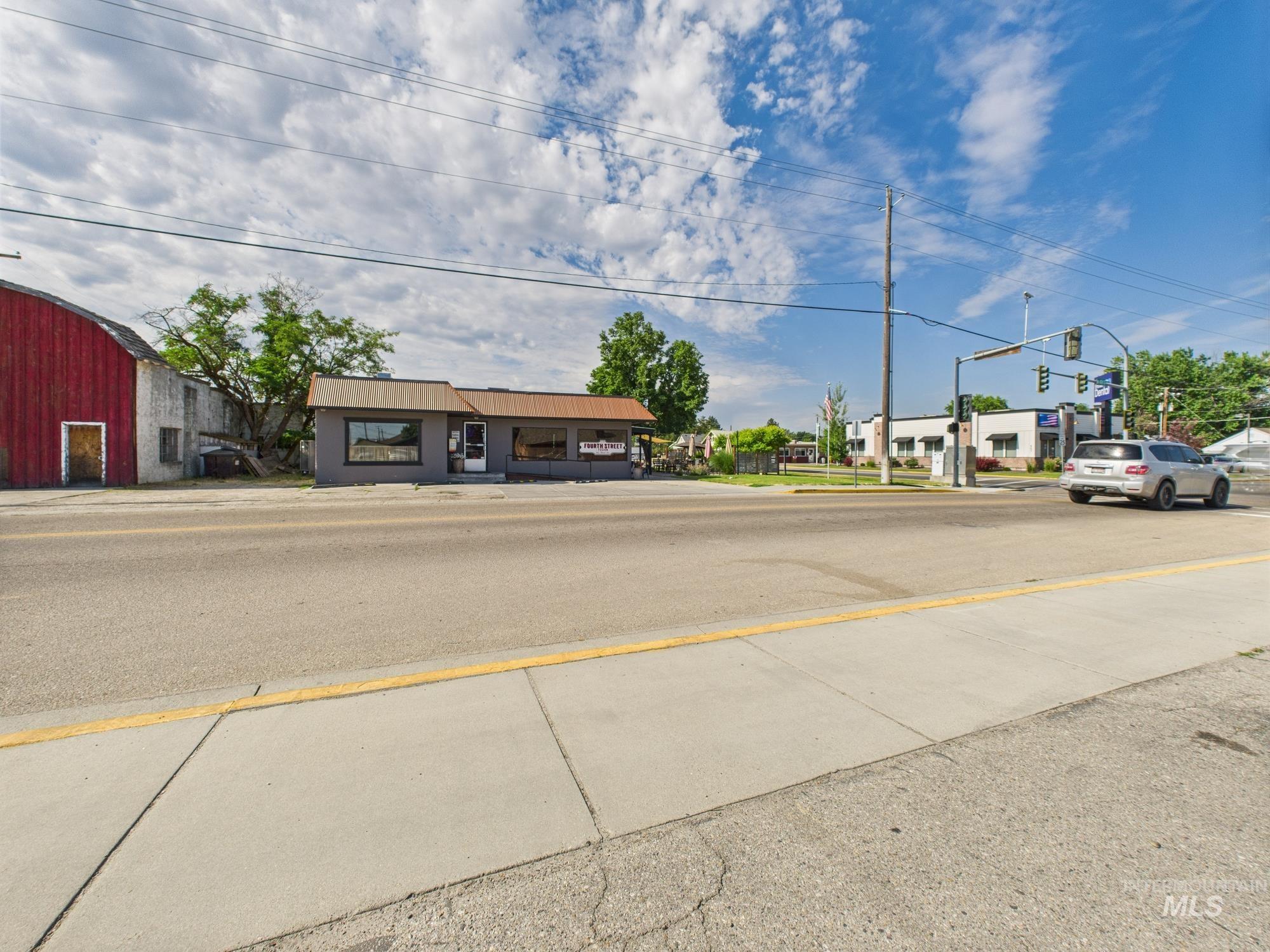 105 E 4th Street Property Photo 41