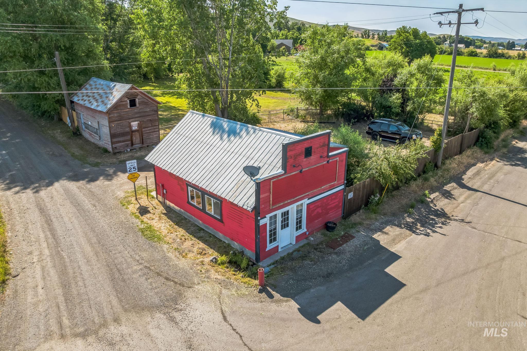 1498 Thousand Springs Property Photo 33