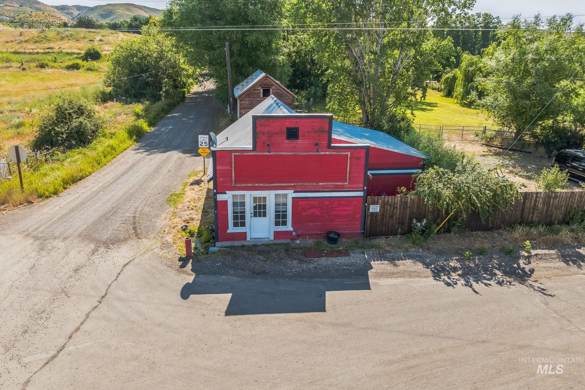 1498 Thousand Springs Property Photo 34