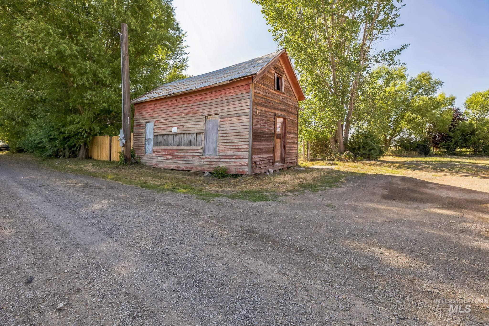 1498 Thousand Springs Property Photo 36