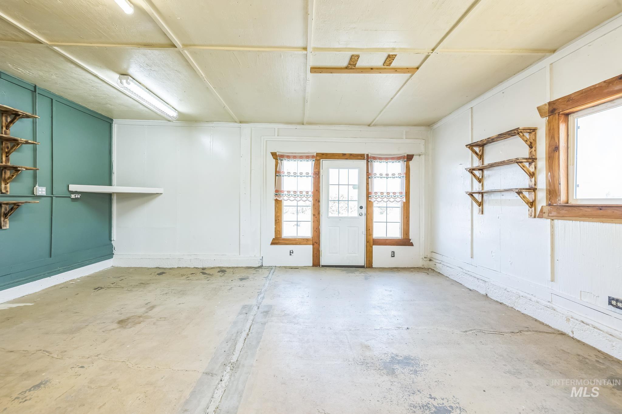 1498 Thousand Springs Property Photo 37