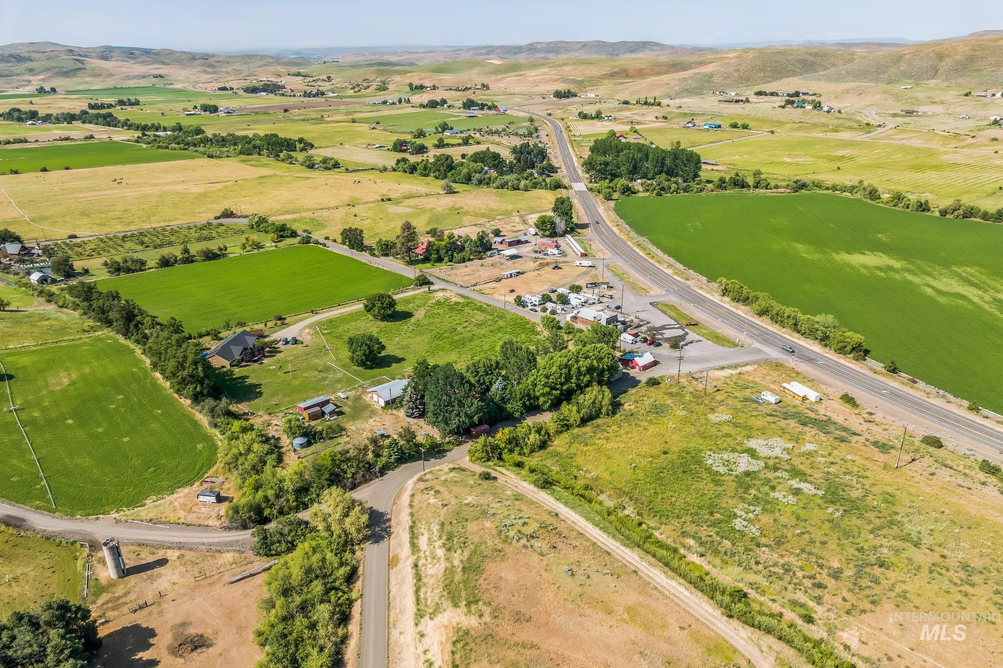 1498 Thousand Springs Property Photo 41