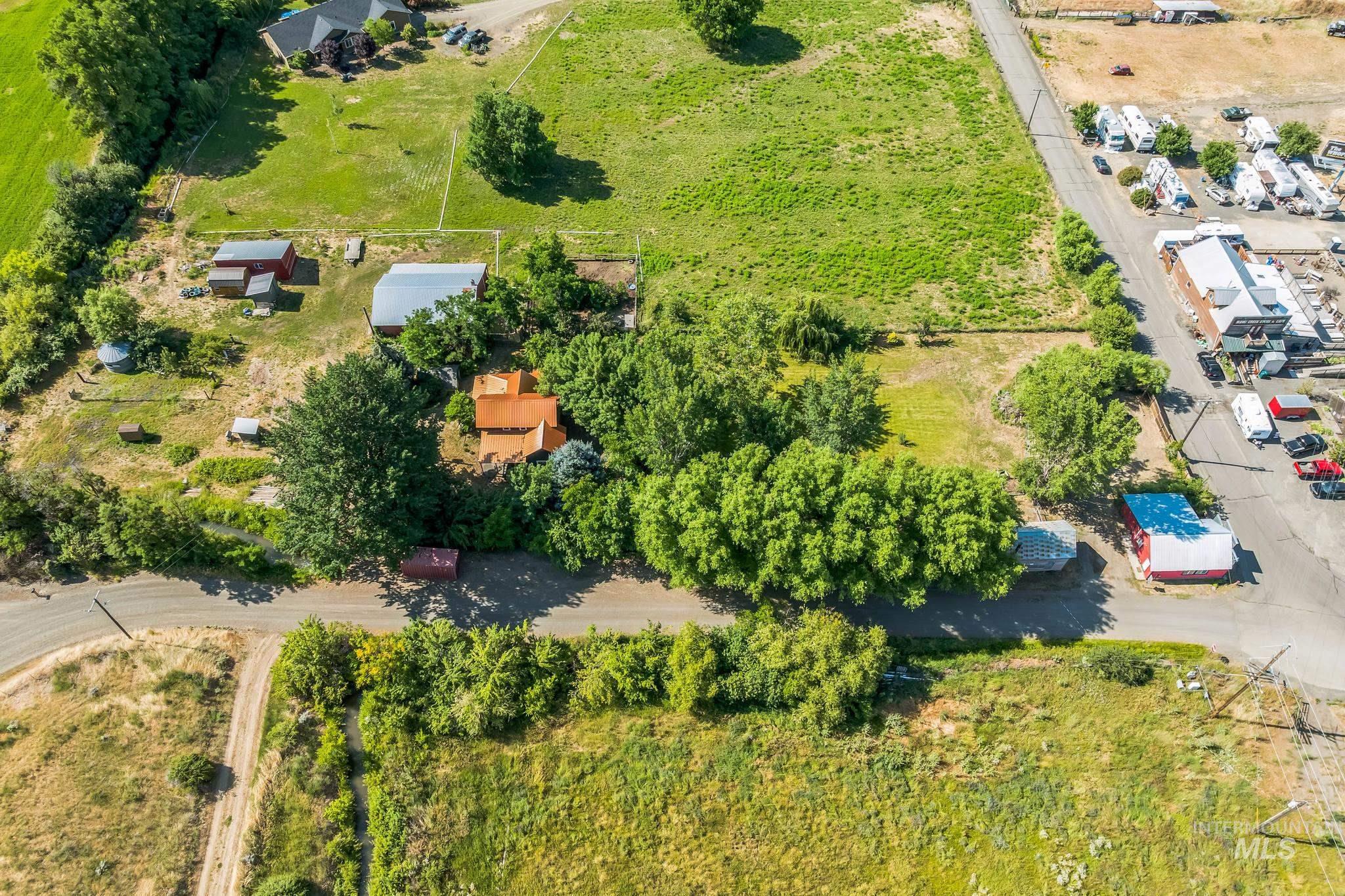 1498 Thousand Springs Property Photo 45