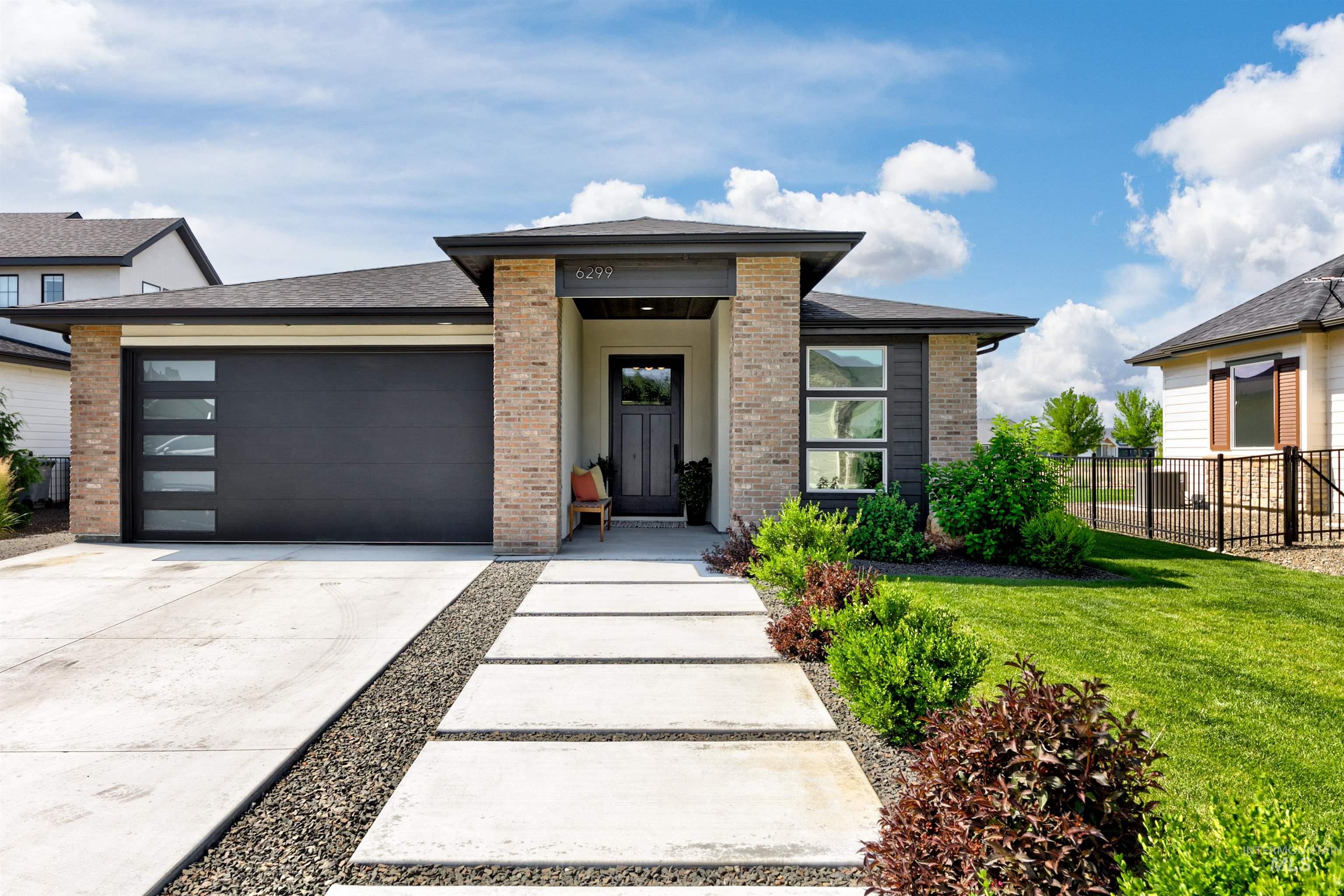 6299 Chateau Ct Property Photo 1