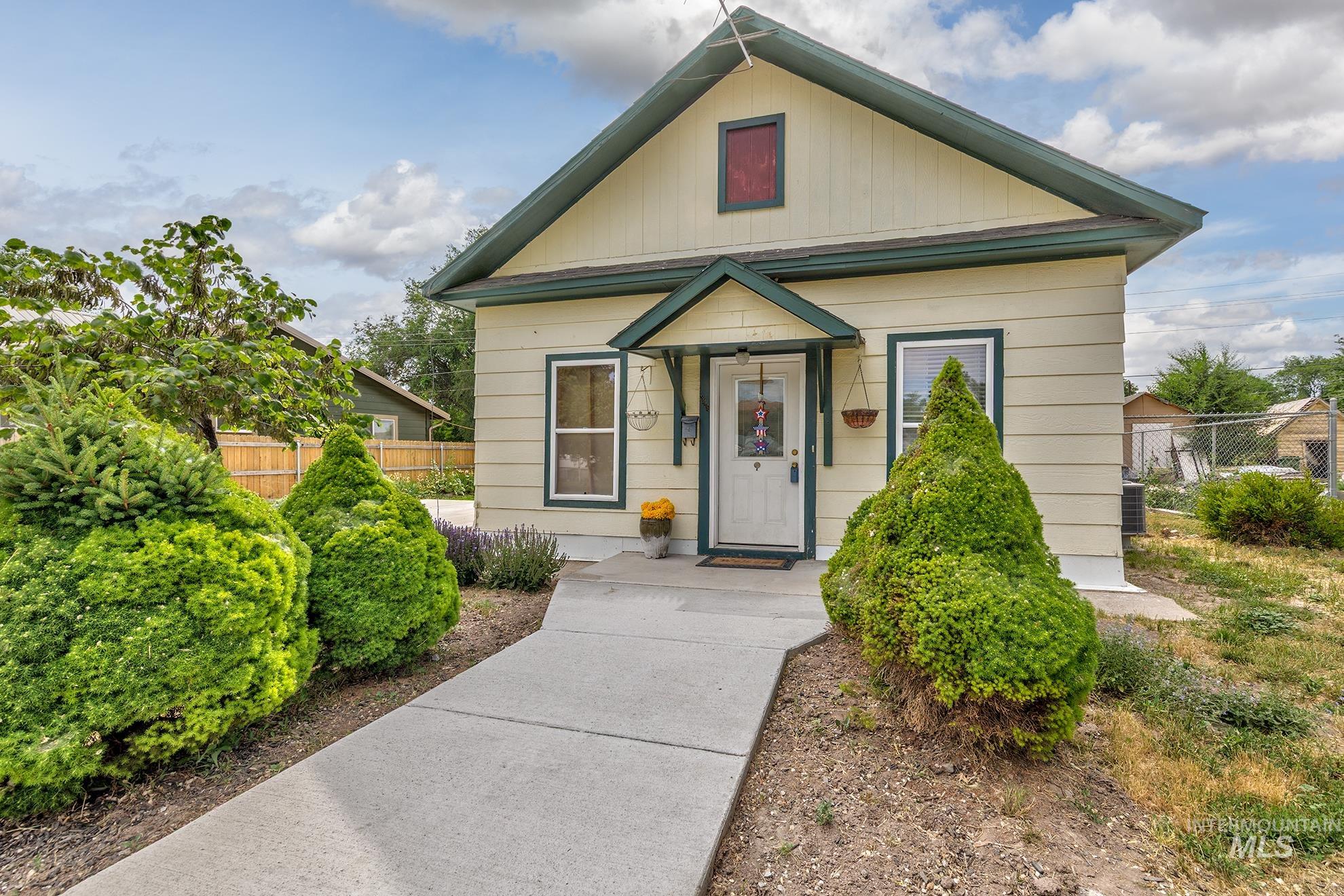 349 Cottage St South