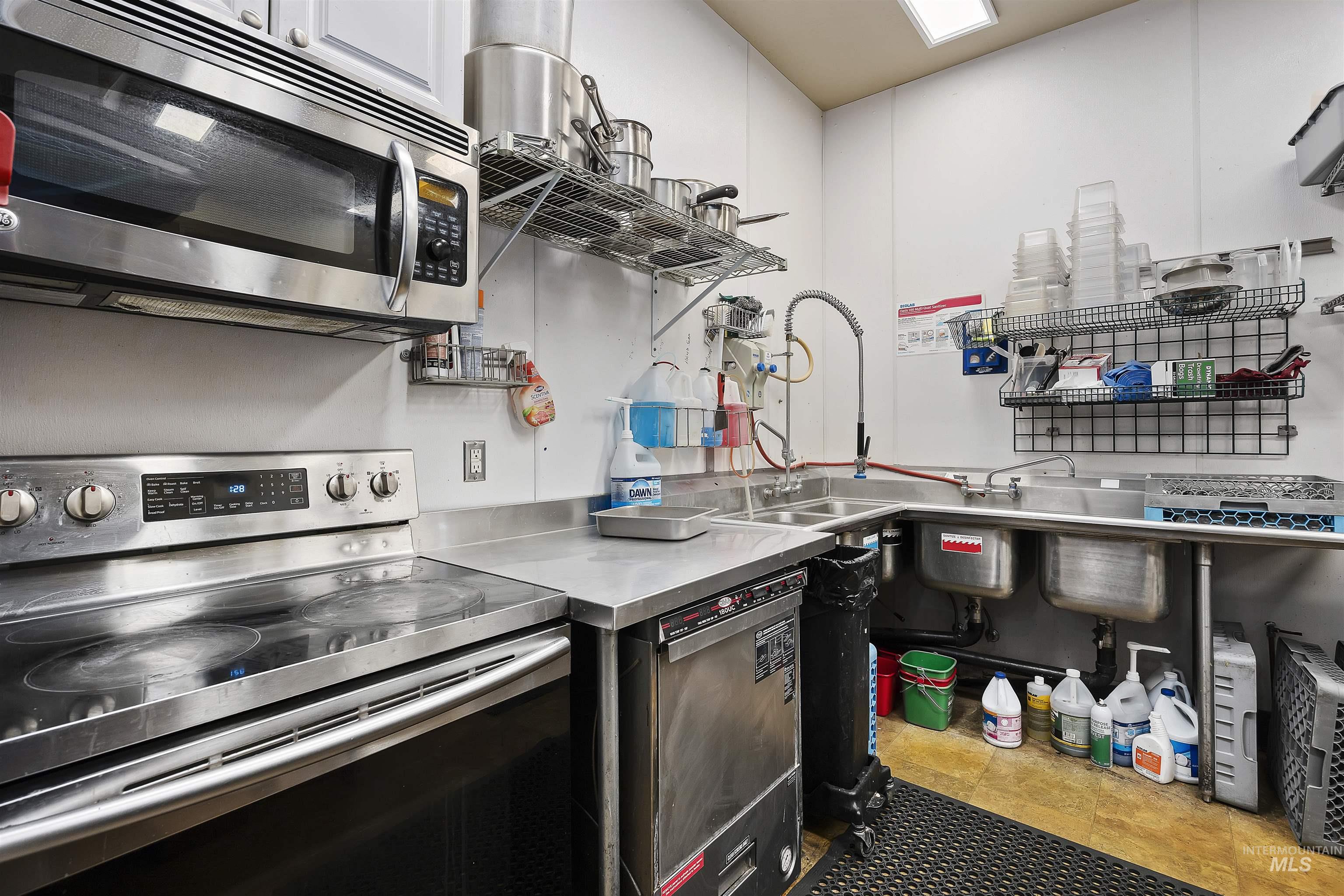 4035 N 2300 E Property Photo 20