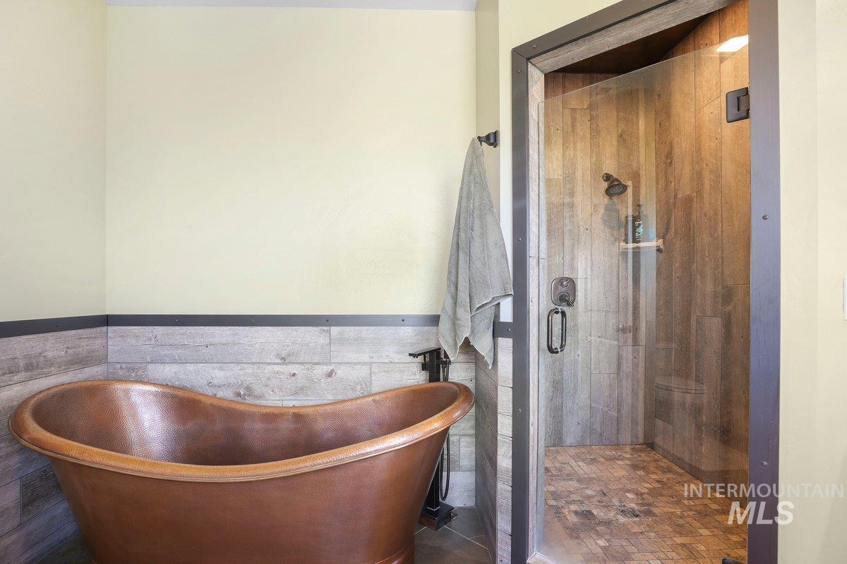 2040 E 2200 N Property Photo 24