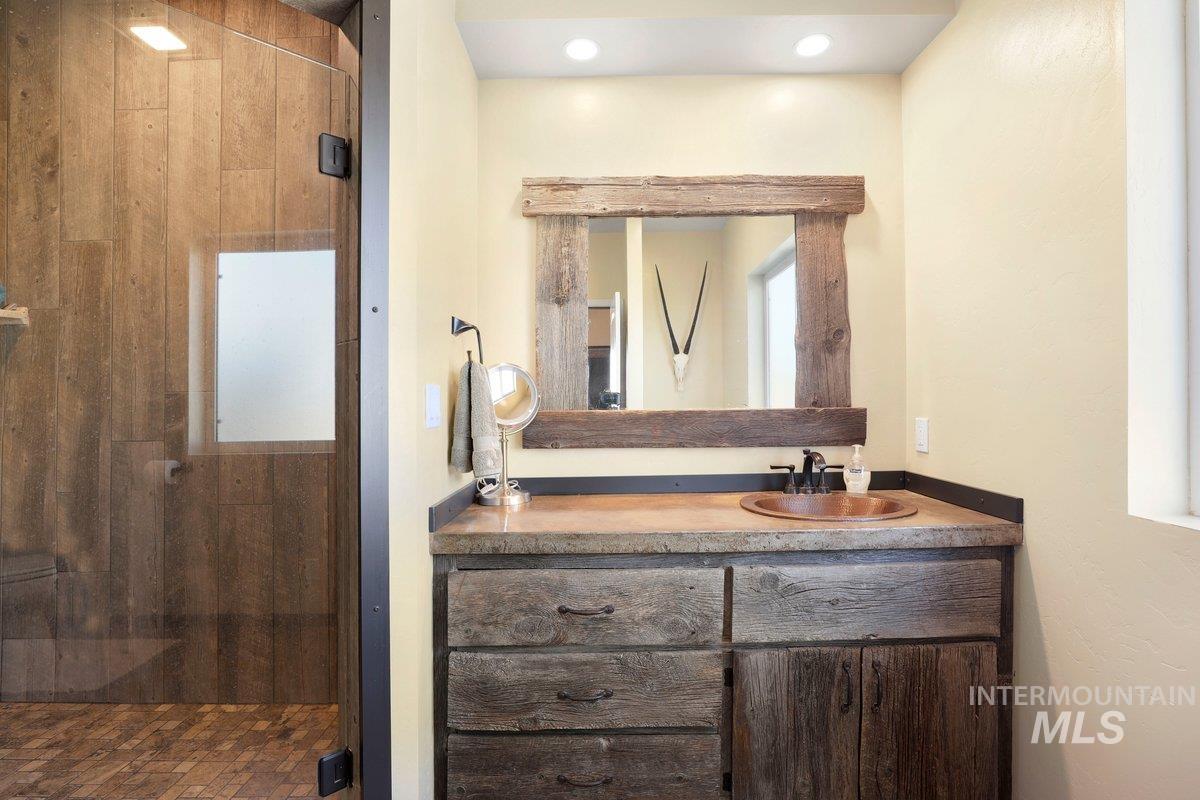 2040 E 2200 N Property Photo 25