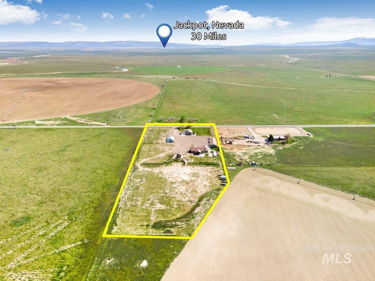 2040 E 2200 N Property Photo 50