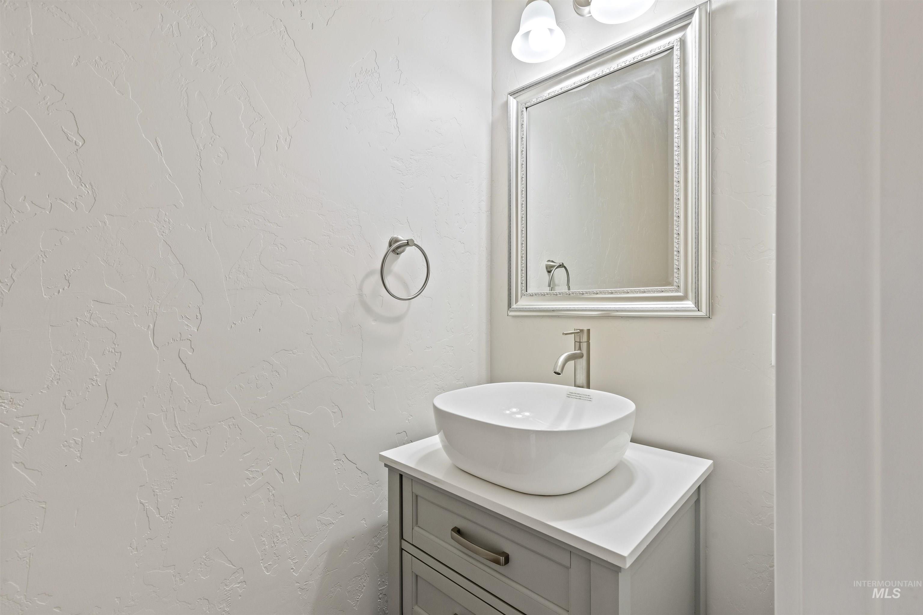 4655 N Bluegrass Ave Property Photo 6