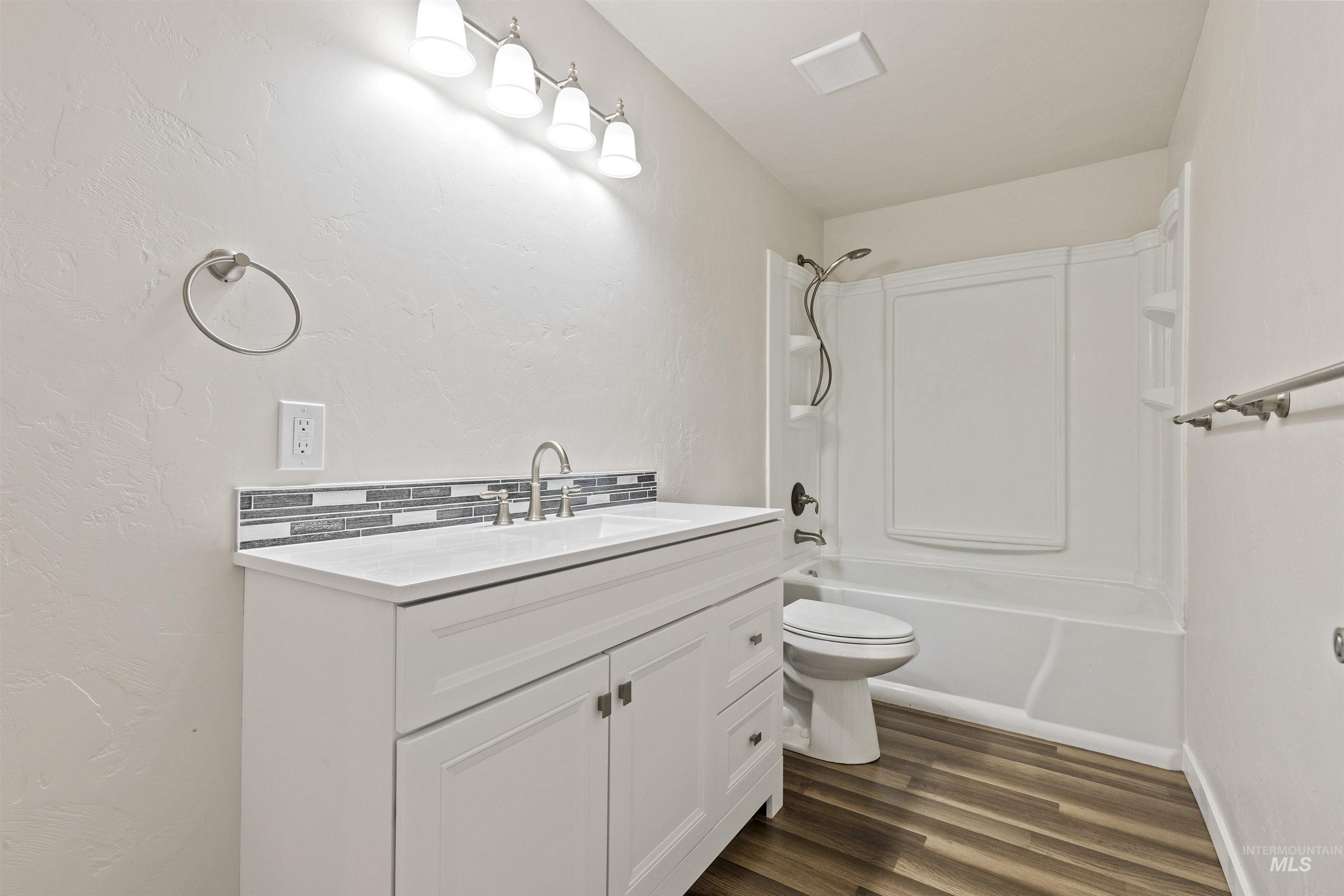 4655 N Bluegrass Ave Property Photo 18