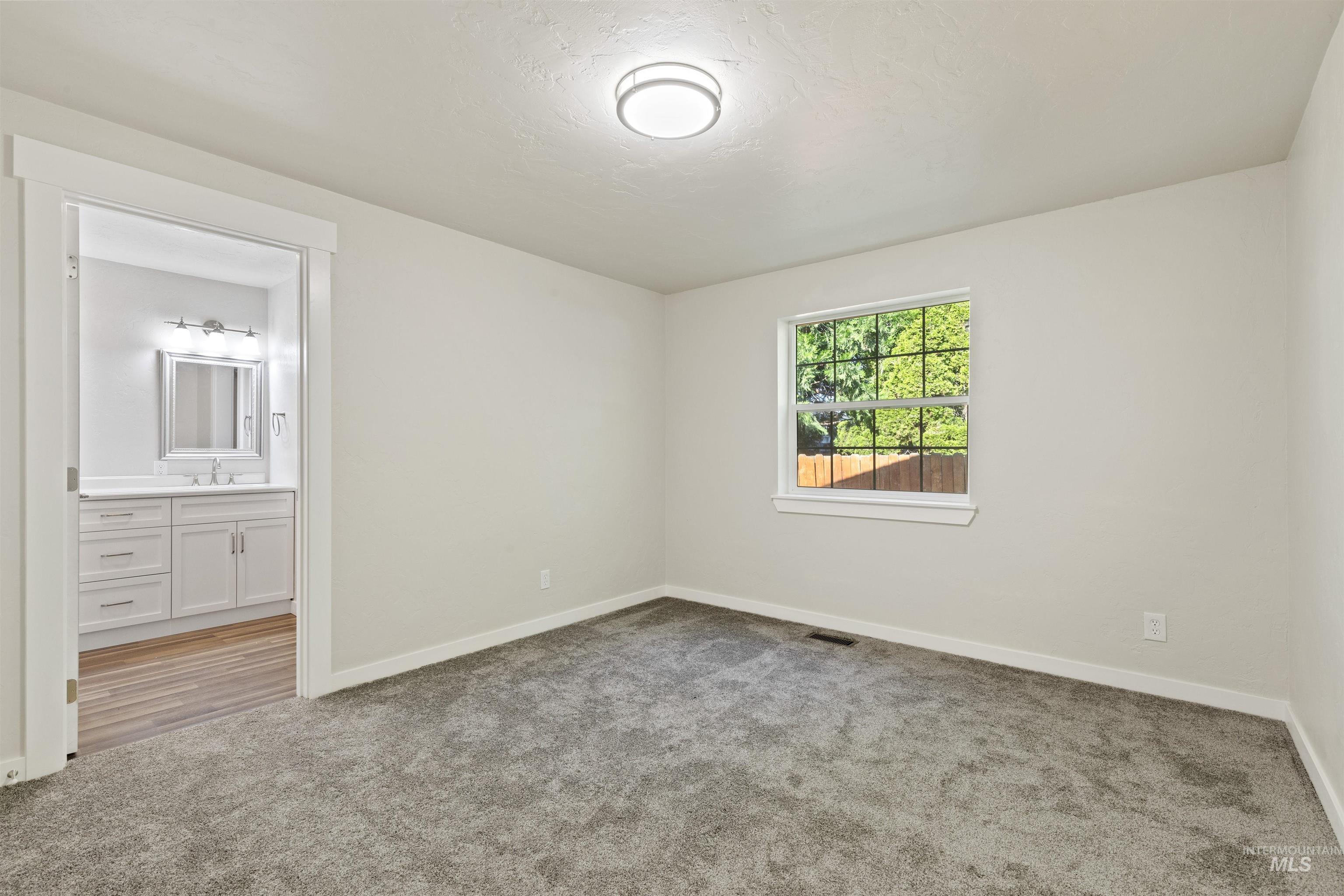 4655 N Bluegrass Ave Property Photo 21