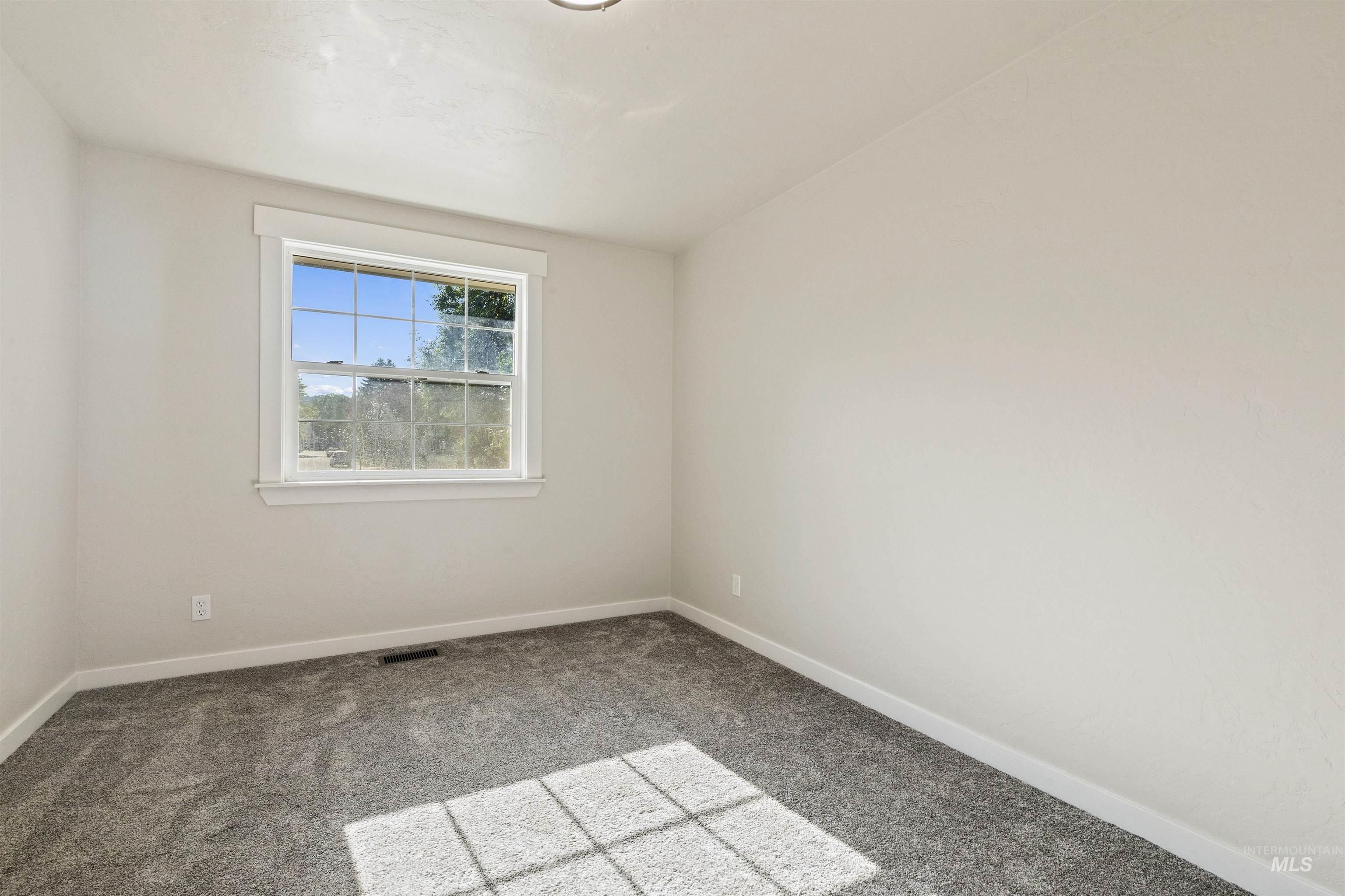 4655 N Bluegrass Ave Property Photo 27