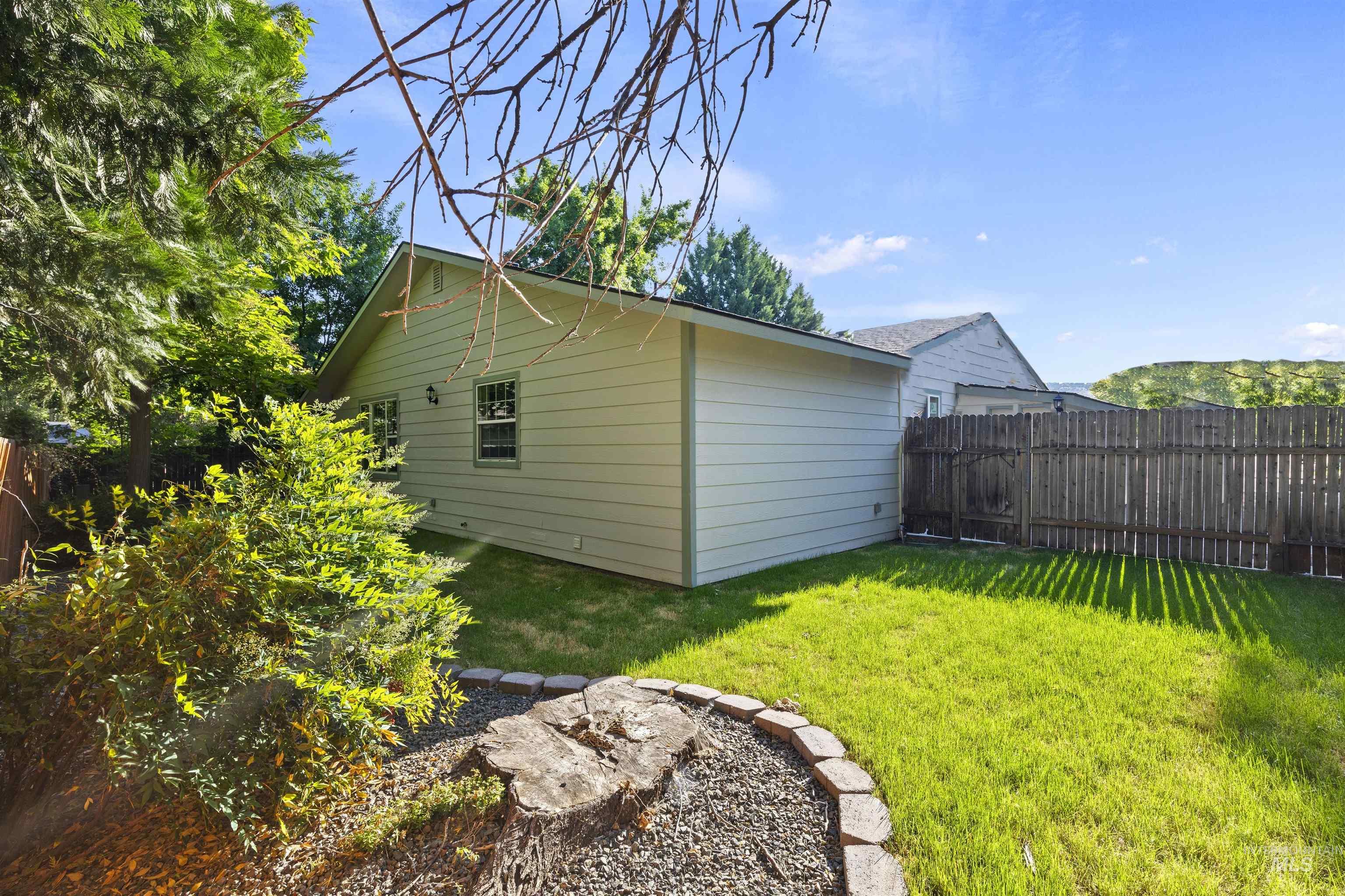 4655 N Bluegrass Ave Property Photo 35