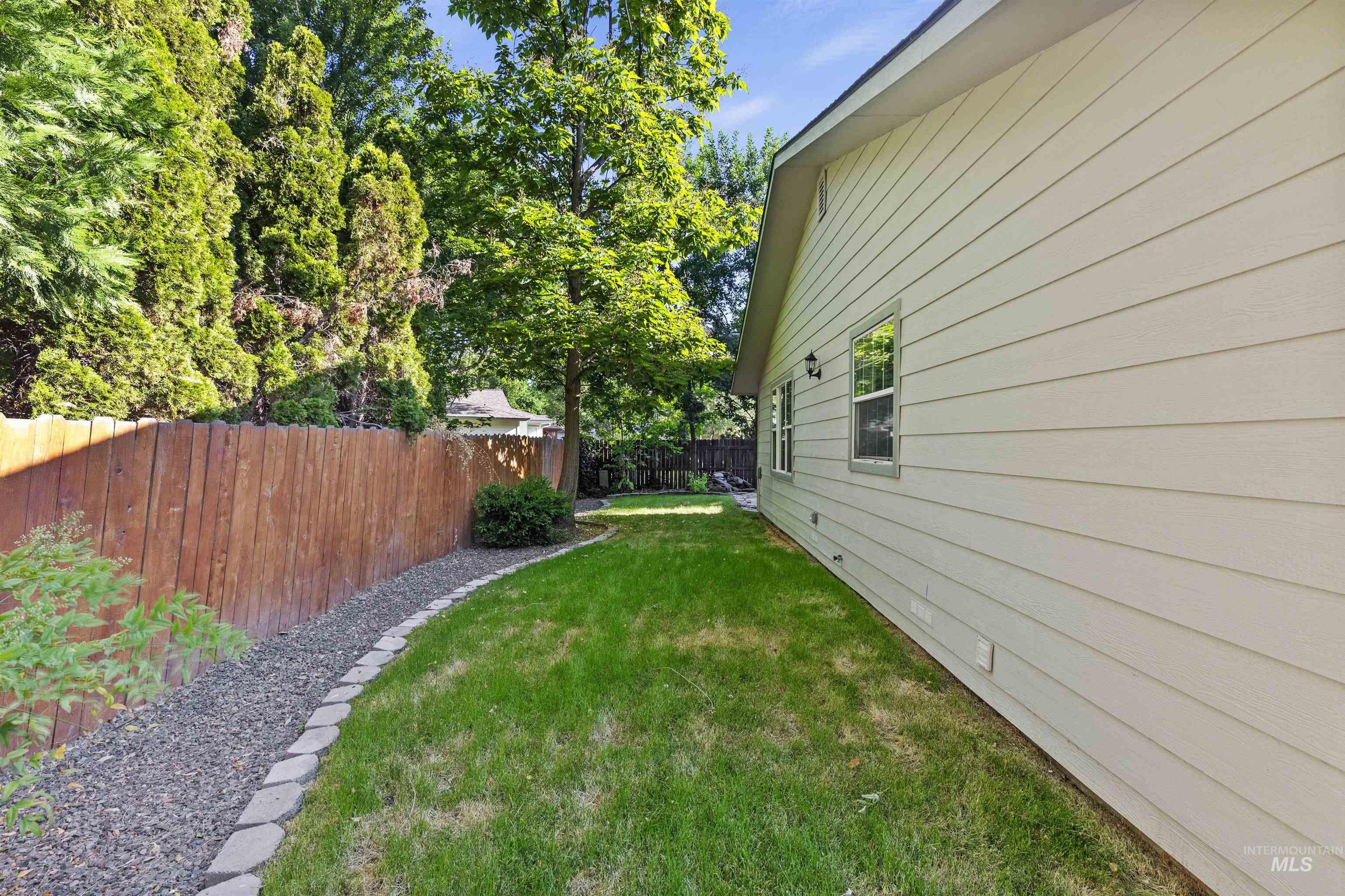 4655 N Bluegrass Ave Property Photo 36