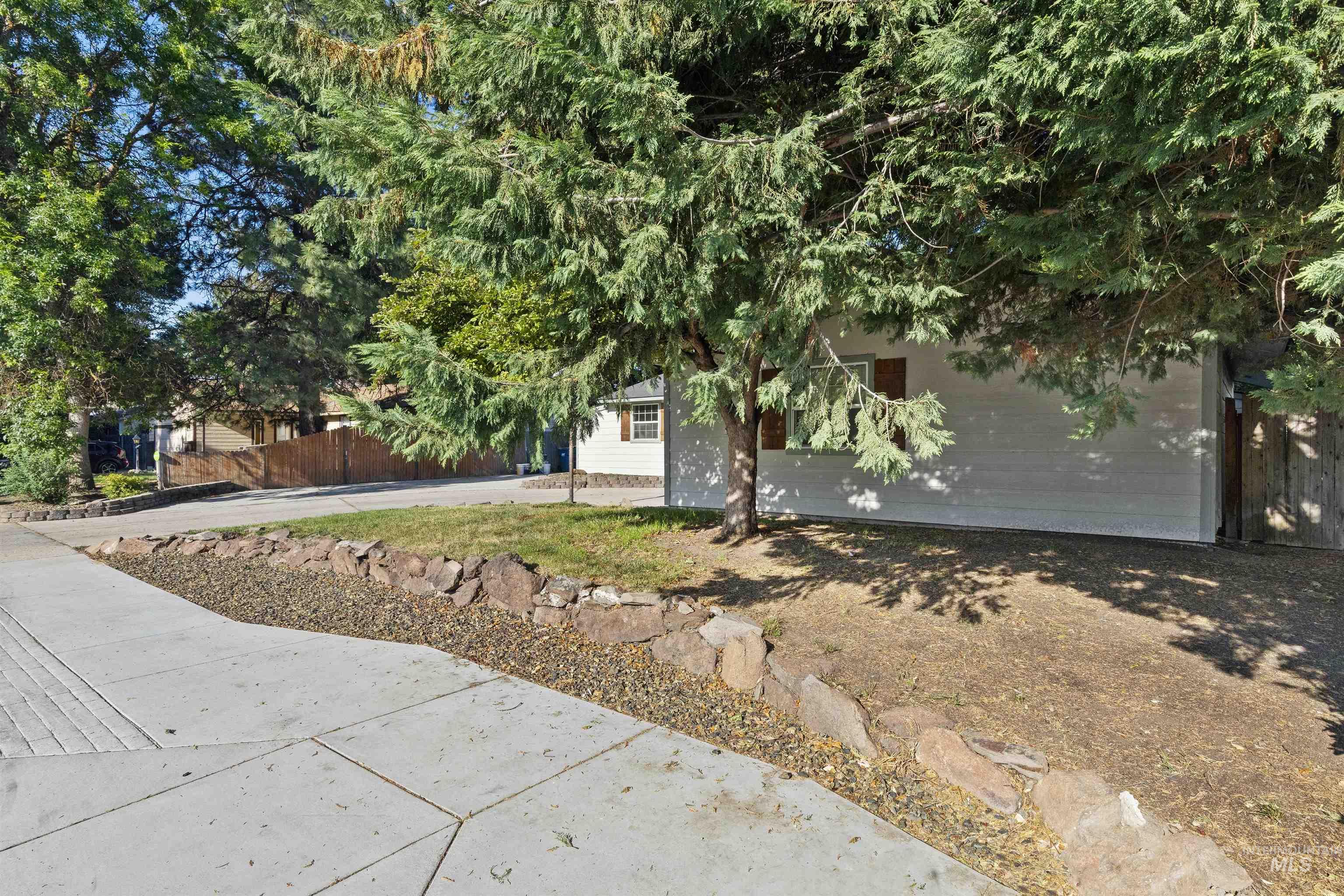 4655 N Bluegrass Ave Property Photo 38