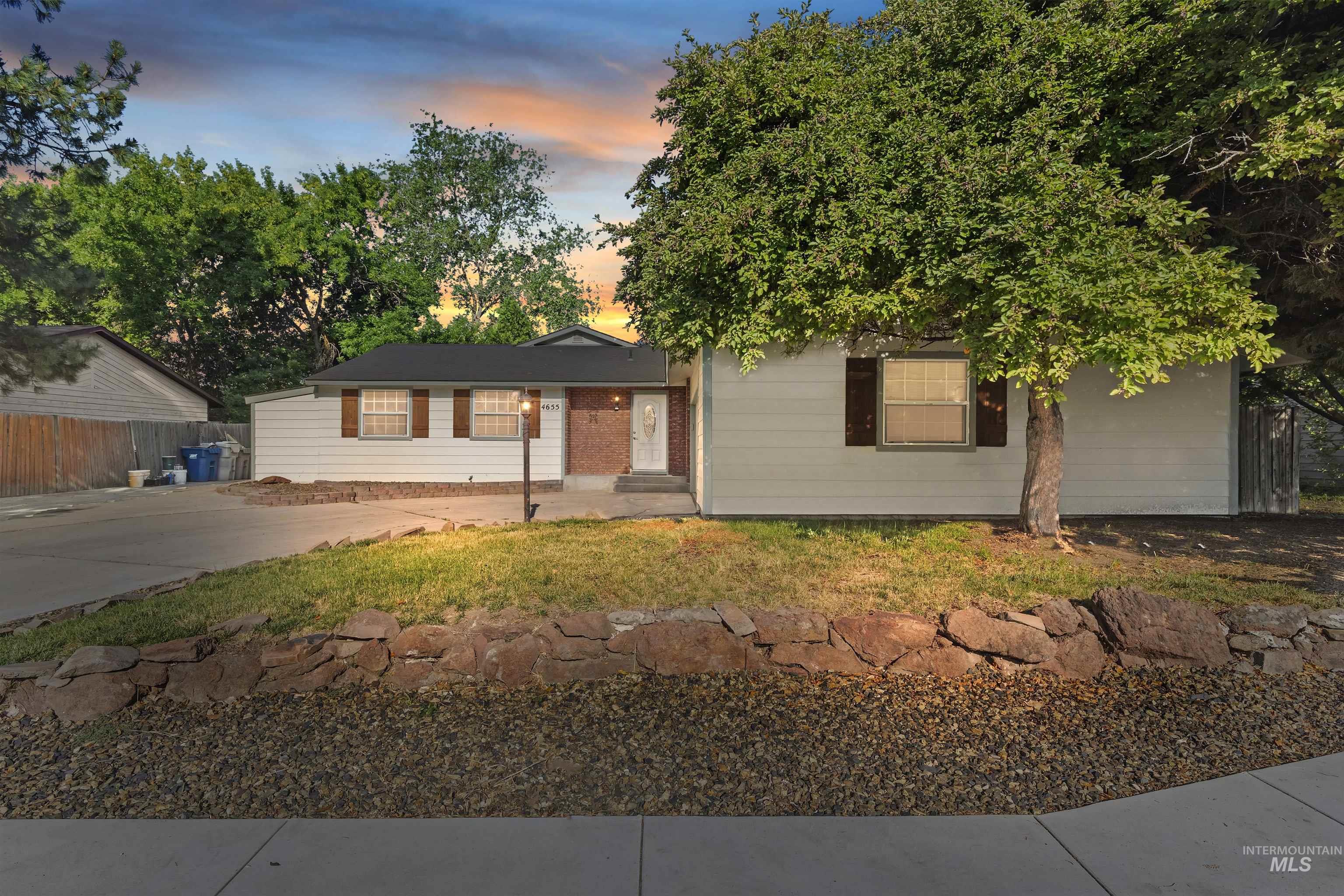 4655 N Bluegrass Ave Property Photo 39