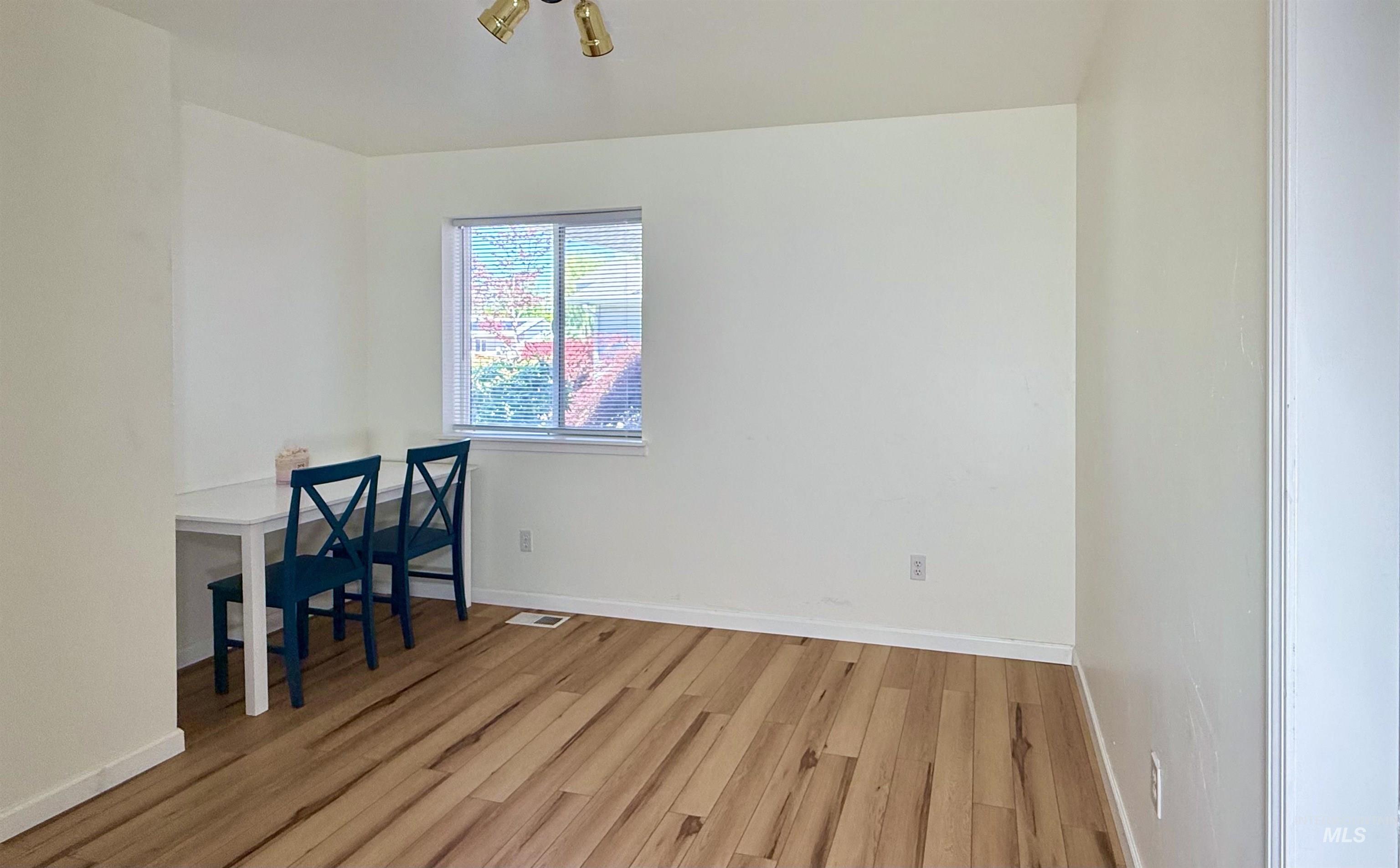 643 E Sedgewick St Property Photo 15