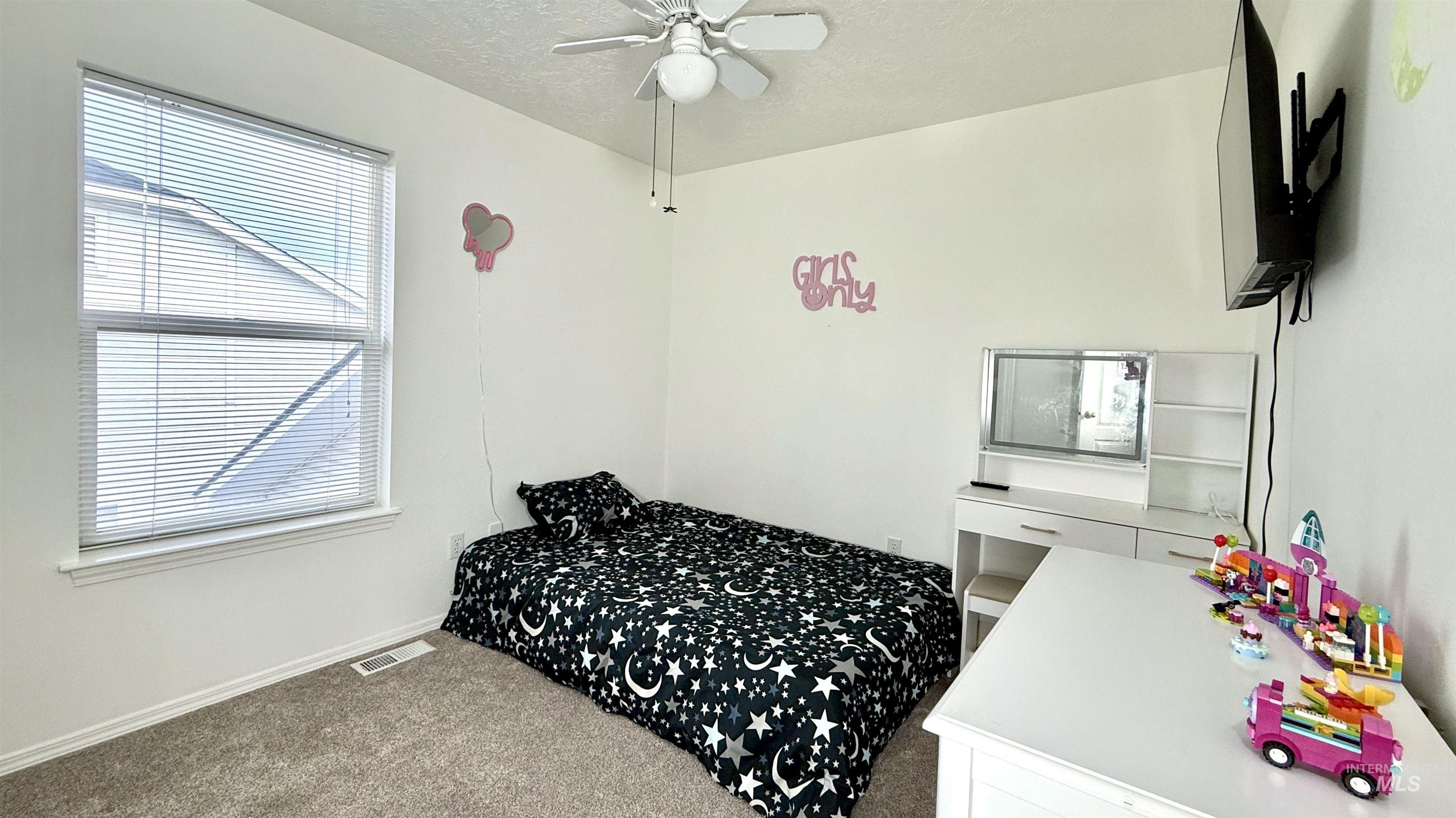 643 E Sedgewick St Property Photo 19