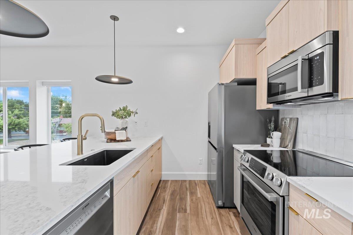 1011 S Orchard St Property Photo 4