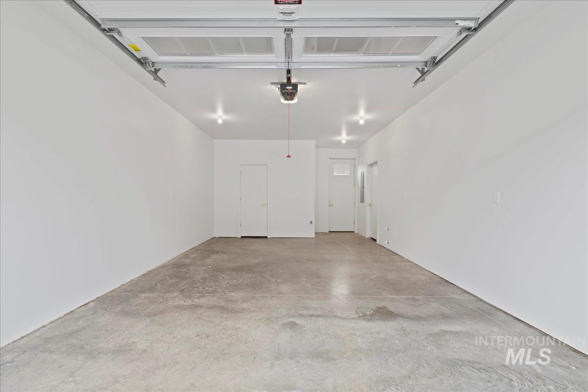 1011 S Orchard St Property Photo 11