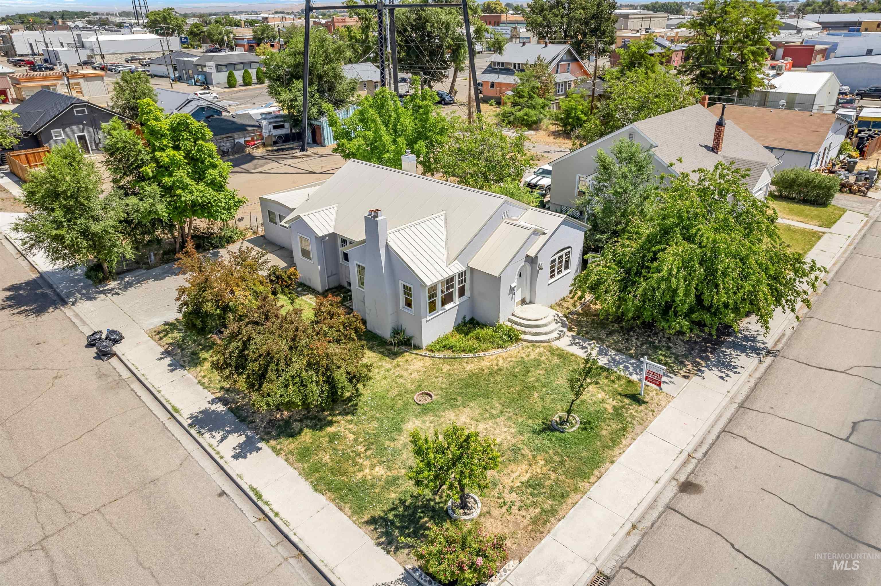 191 Sw 5th Ave Property Photo 1