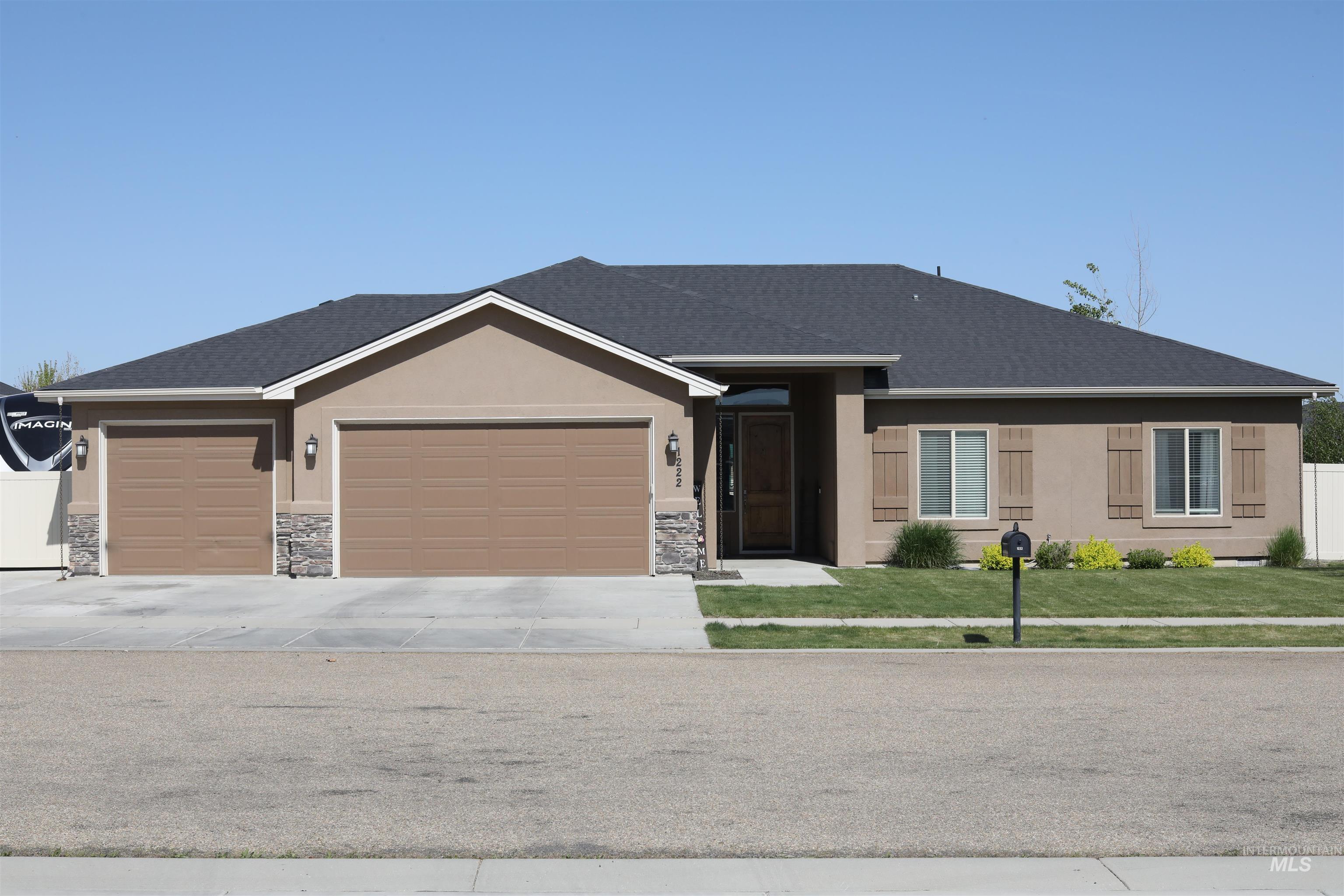 1222 N Powder River Drive Property Photo 1