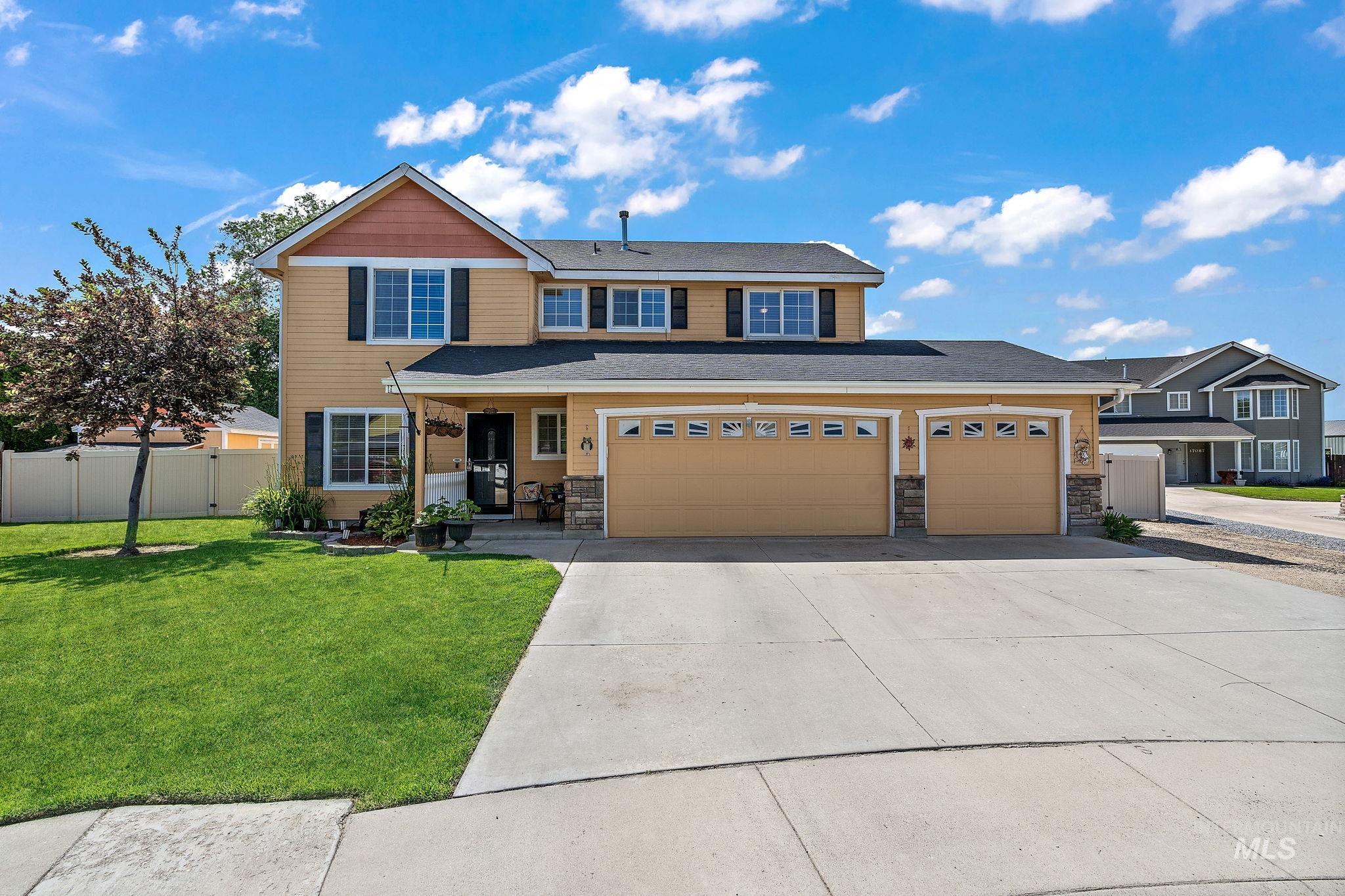 17081 N Midsummers Lane Property Photo 1