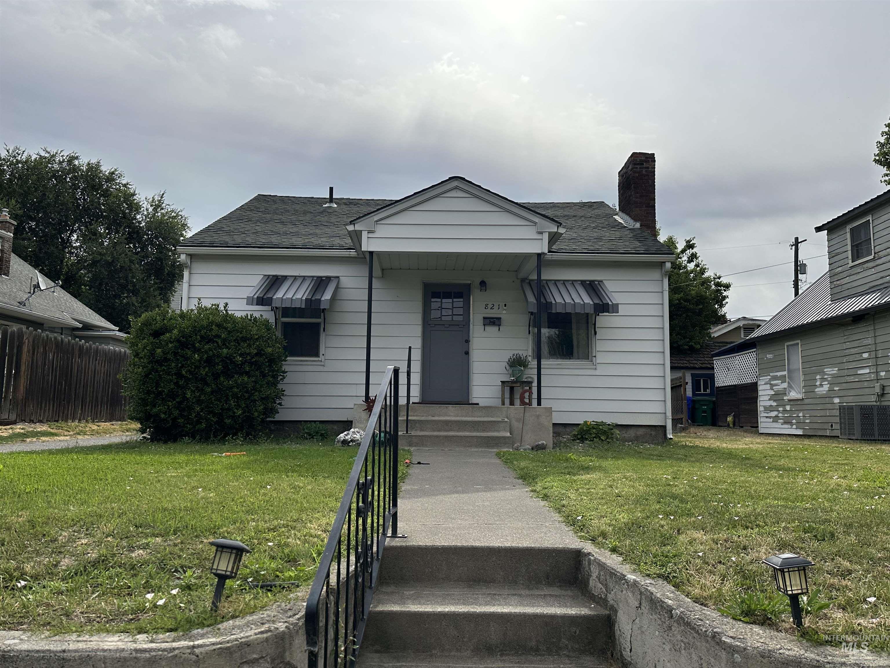 821 3rd Street Property Photo 1