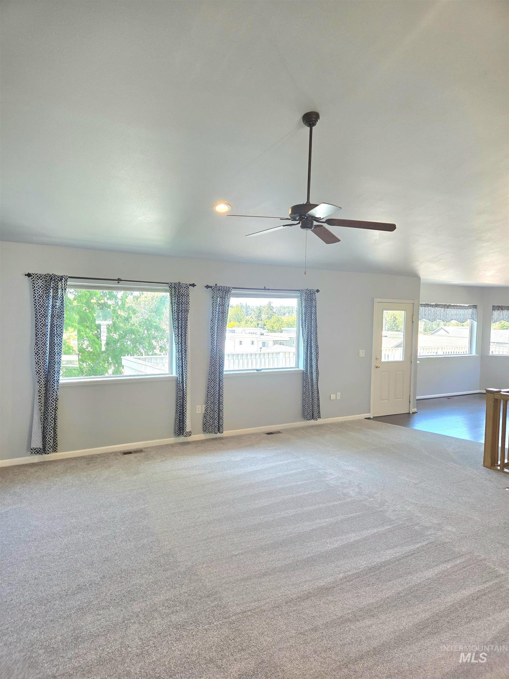 435 Harvest Property Photo 6