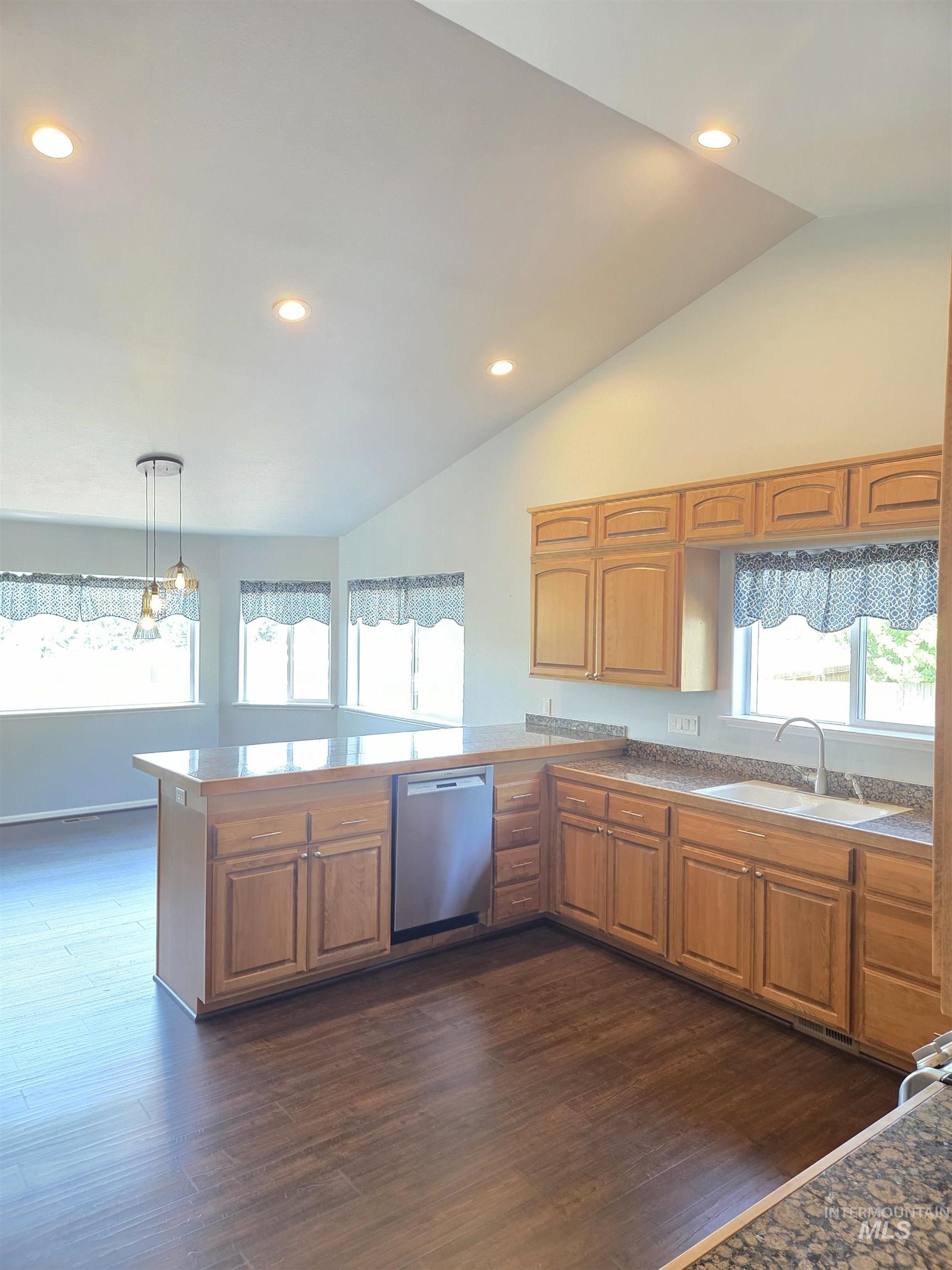 435 Harvest Property Photo 11